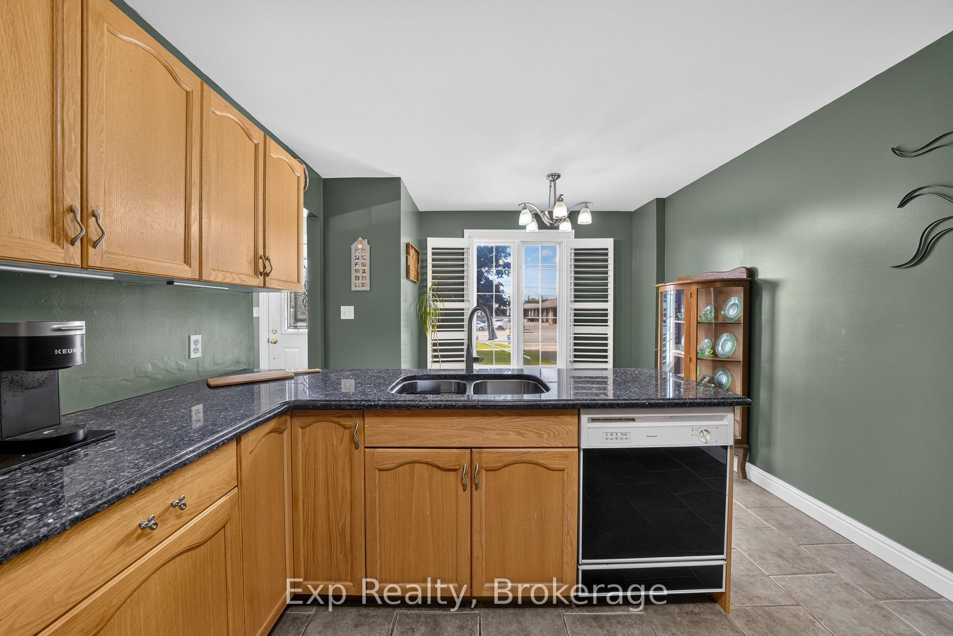 Photo 9 of 59 Avondale Road, Belleville, Belleville Ward — HOMEH