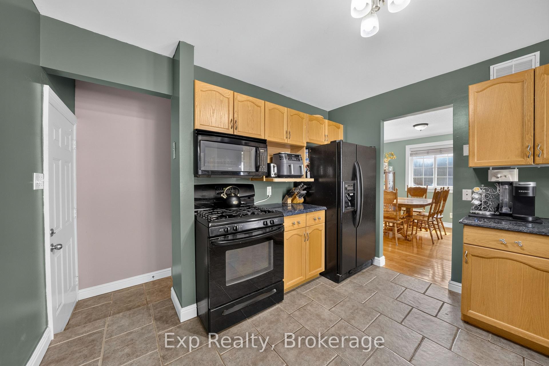 Photo 10 of 59 Avondale Road, Belleville, Belleville Ward — HOMEH
