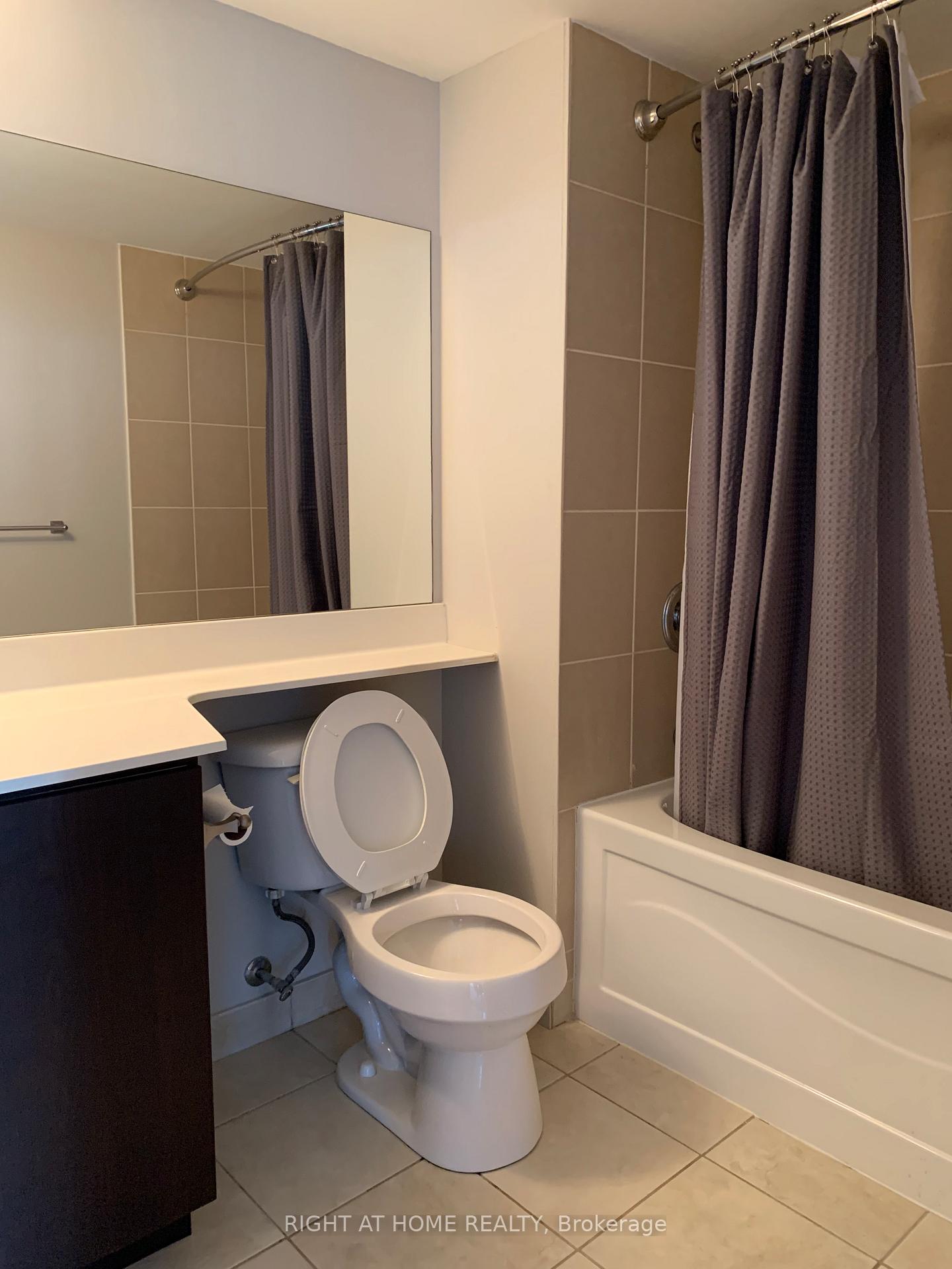 Photo 6 of Unit 1209, 20 North Park Road, Vaughan, Beverley Glen — HOMEH