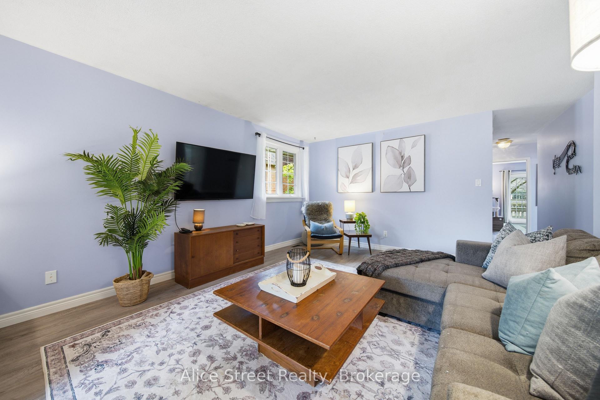 Photo 10 of 5 Glenbrook Drive, Guelph, Victoria North — HOMEH