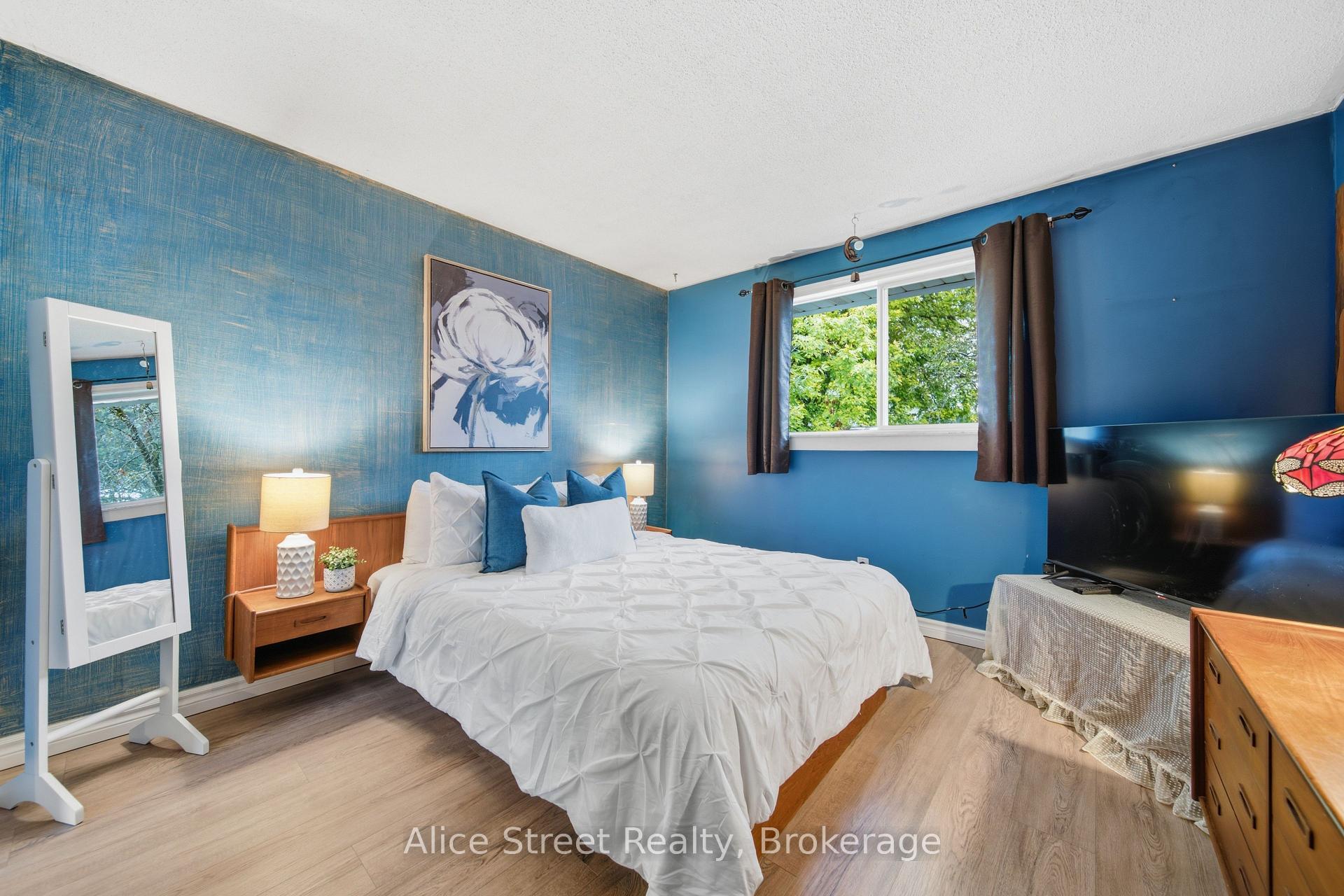 Photo 23 of 5 Glenbrook Drive, Guelph, Victoria North — HOMEH