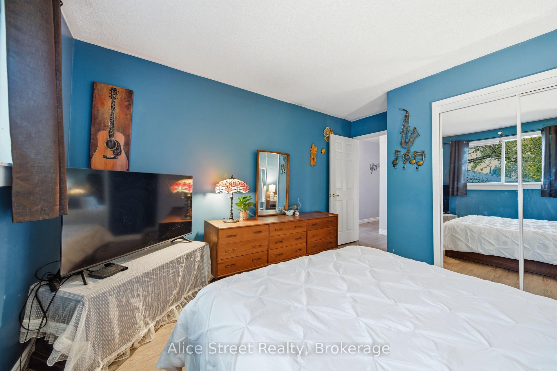 Photo 24 of 5 Glenbrook Drive, Guelph, Victoria North — HOMEH