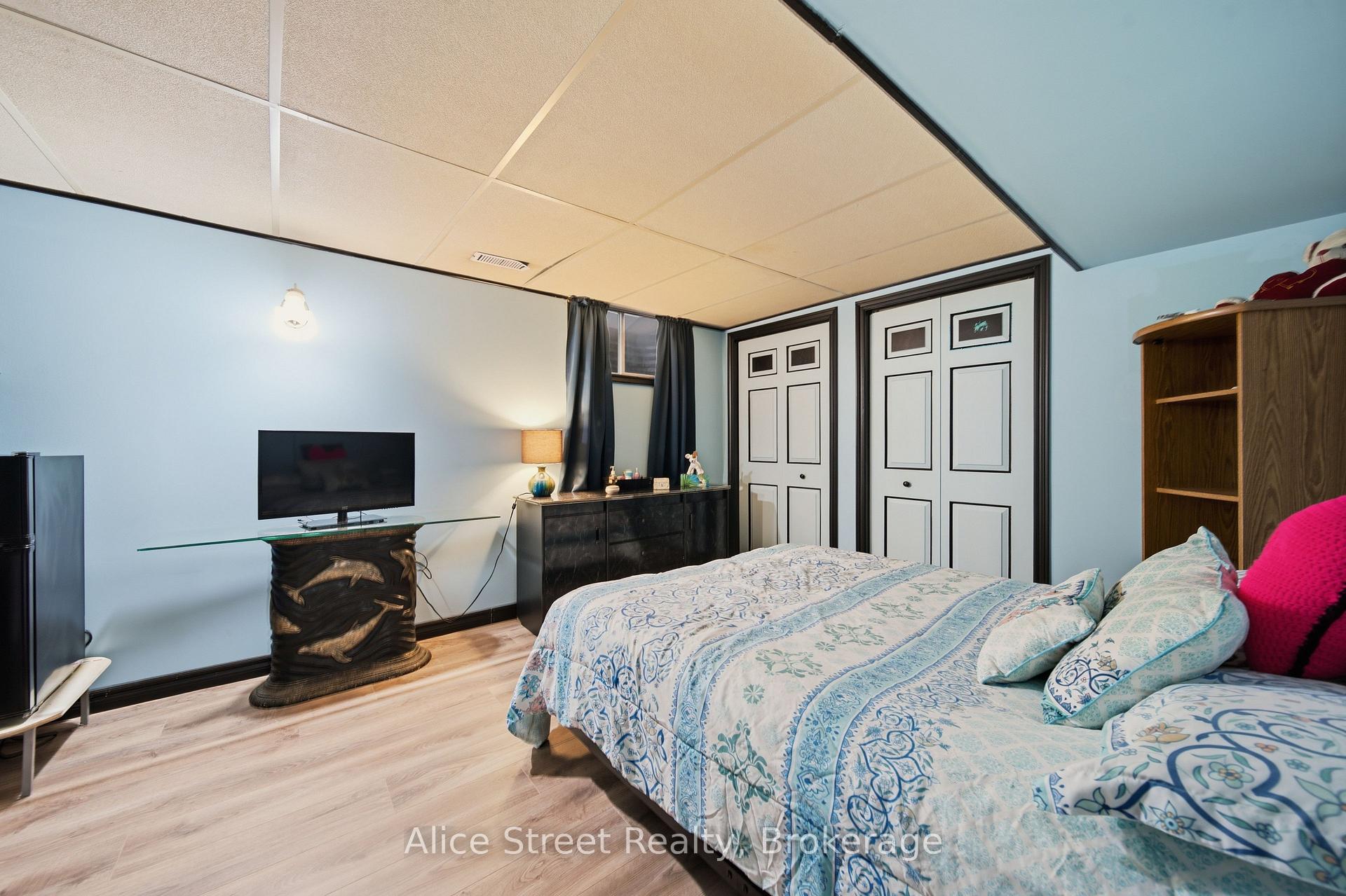 Photo 28 of 5 Glenbrook Drive, Guelph, Victoria North — HOMEH