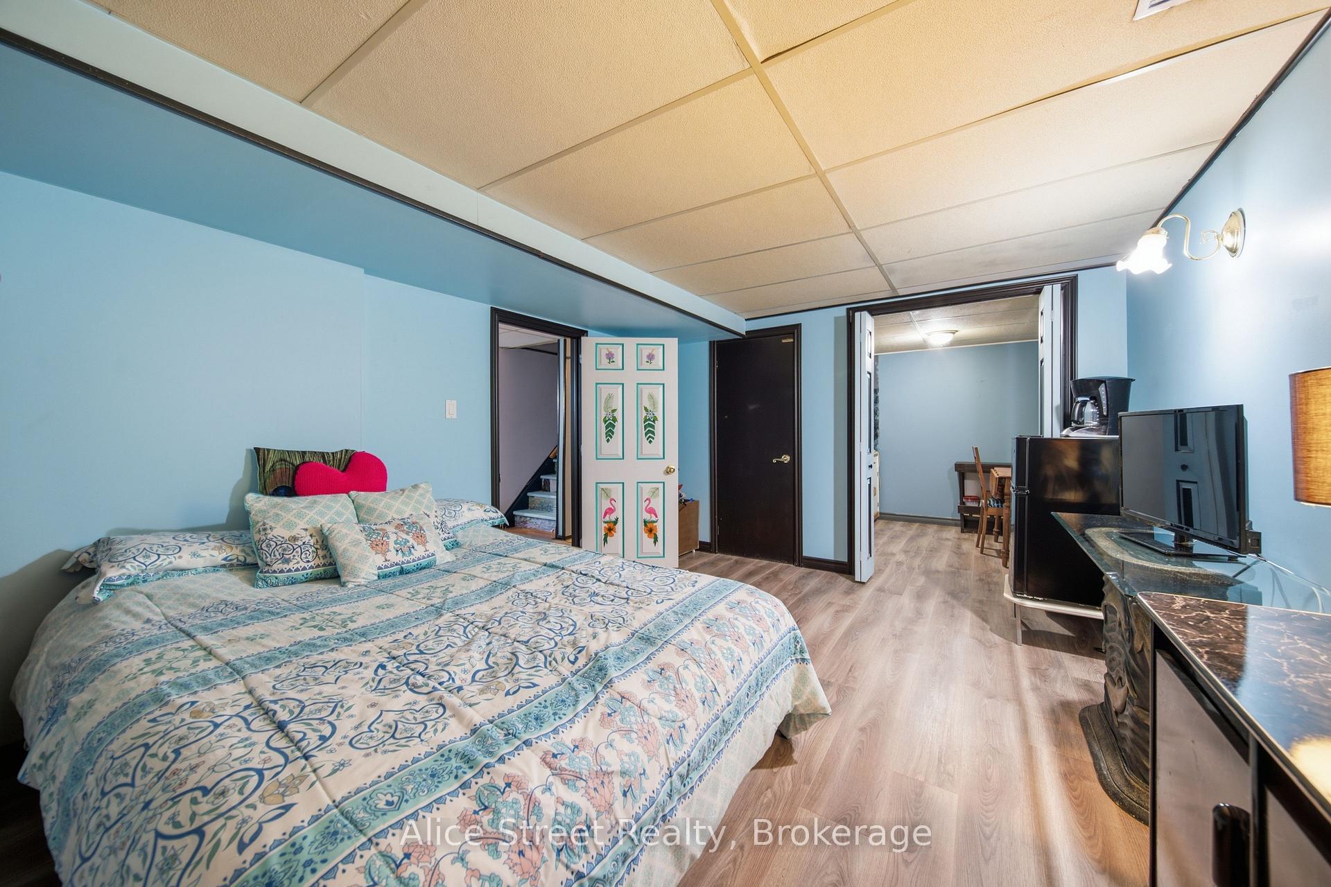 Photo 29 of 5 Glenbrook Drive, Guelph, Victoria North — HOMEH