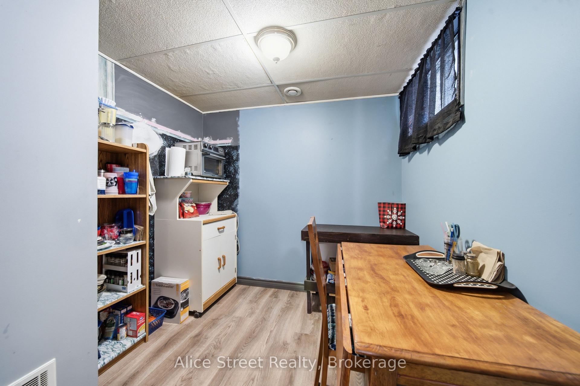 Photo 30 of 5 Glenbrook Drive, Guelph, Victoria North — HOMEH