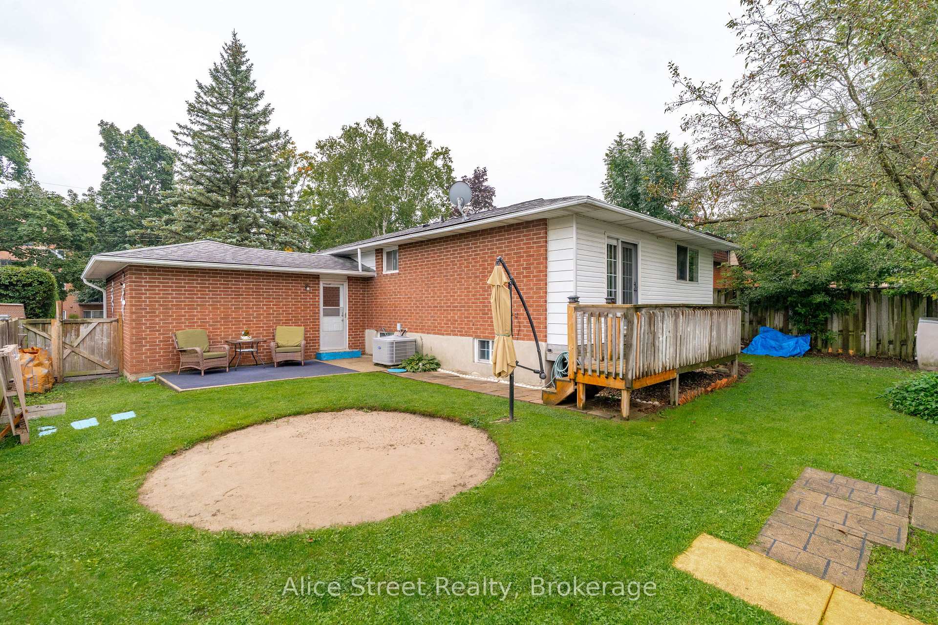 Photo 34 of 5 Glenbrook Drive, Guelph, Victoria North — HOMEH