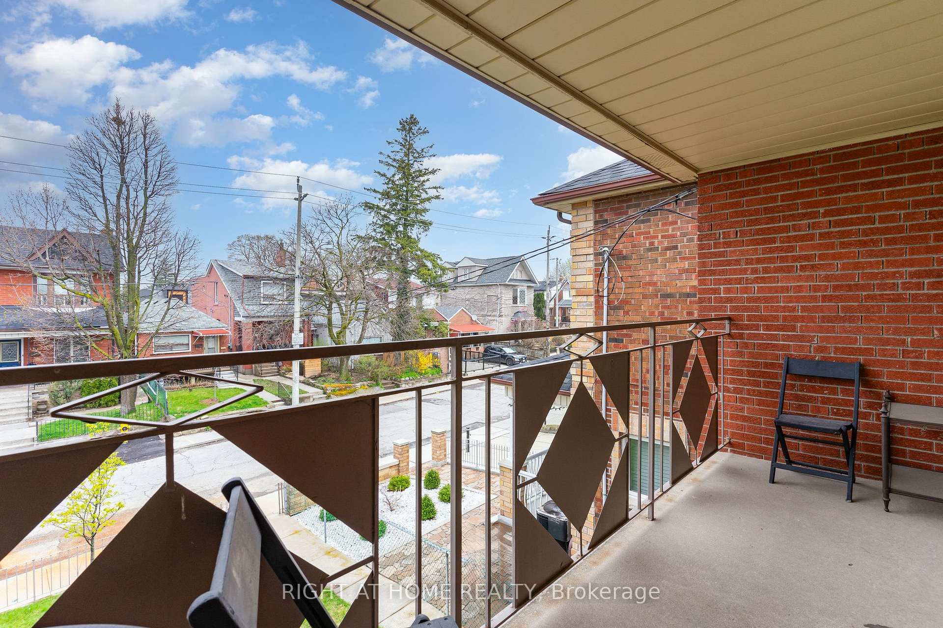 Photo 10 of 147 Ascot Avenue, Toronto, Corso Italia-Davenport — HOMEH