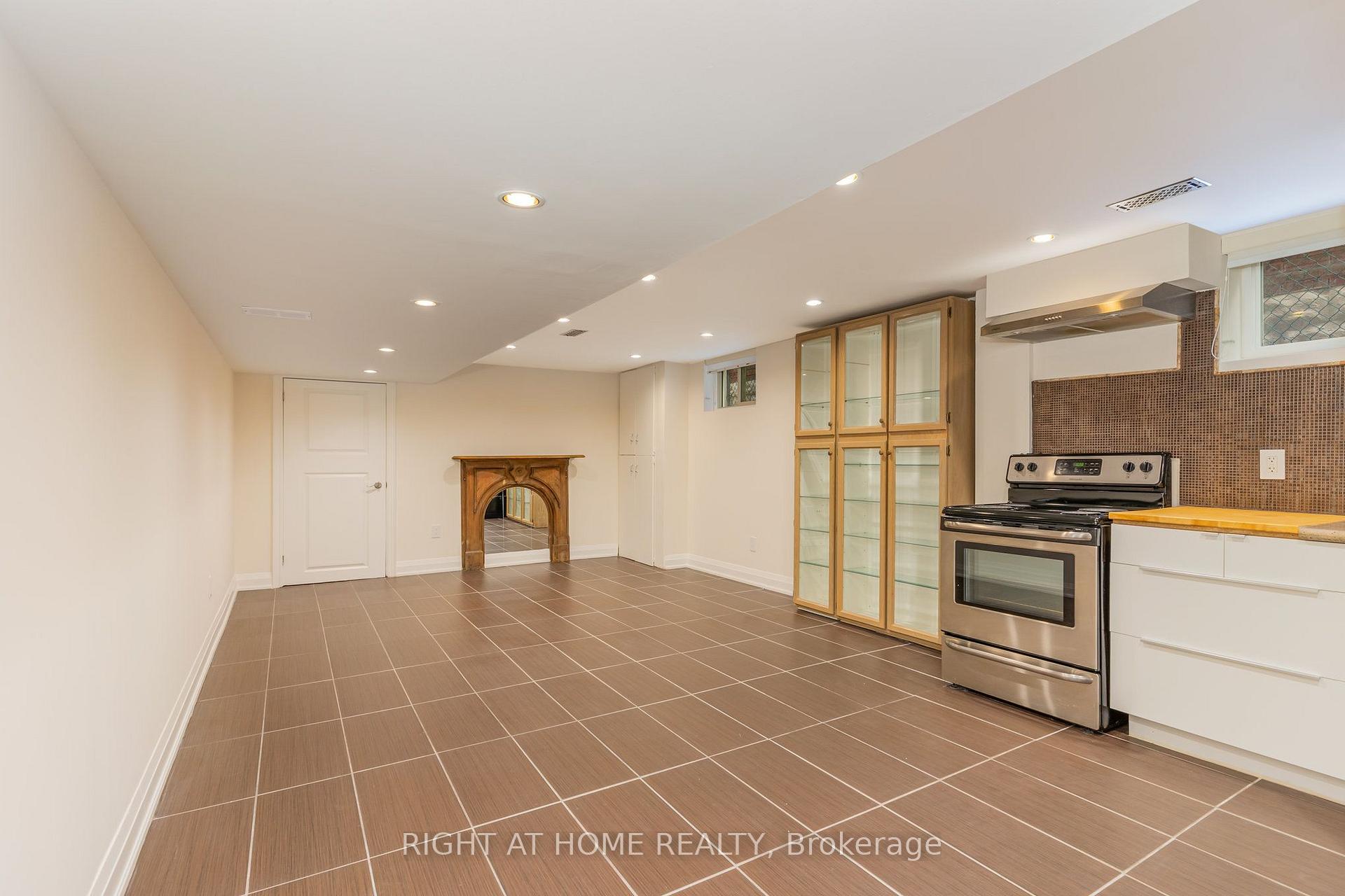 Photo 19 of 147 Ascot Avenue, Toronto, Corso Italia-Davenport — HOMEH
