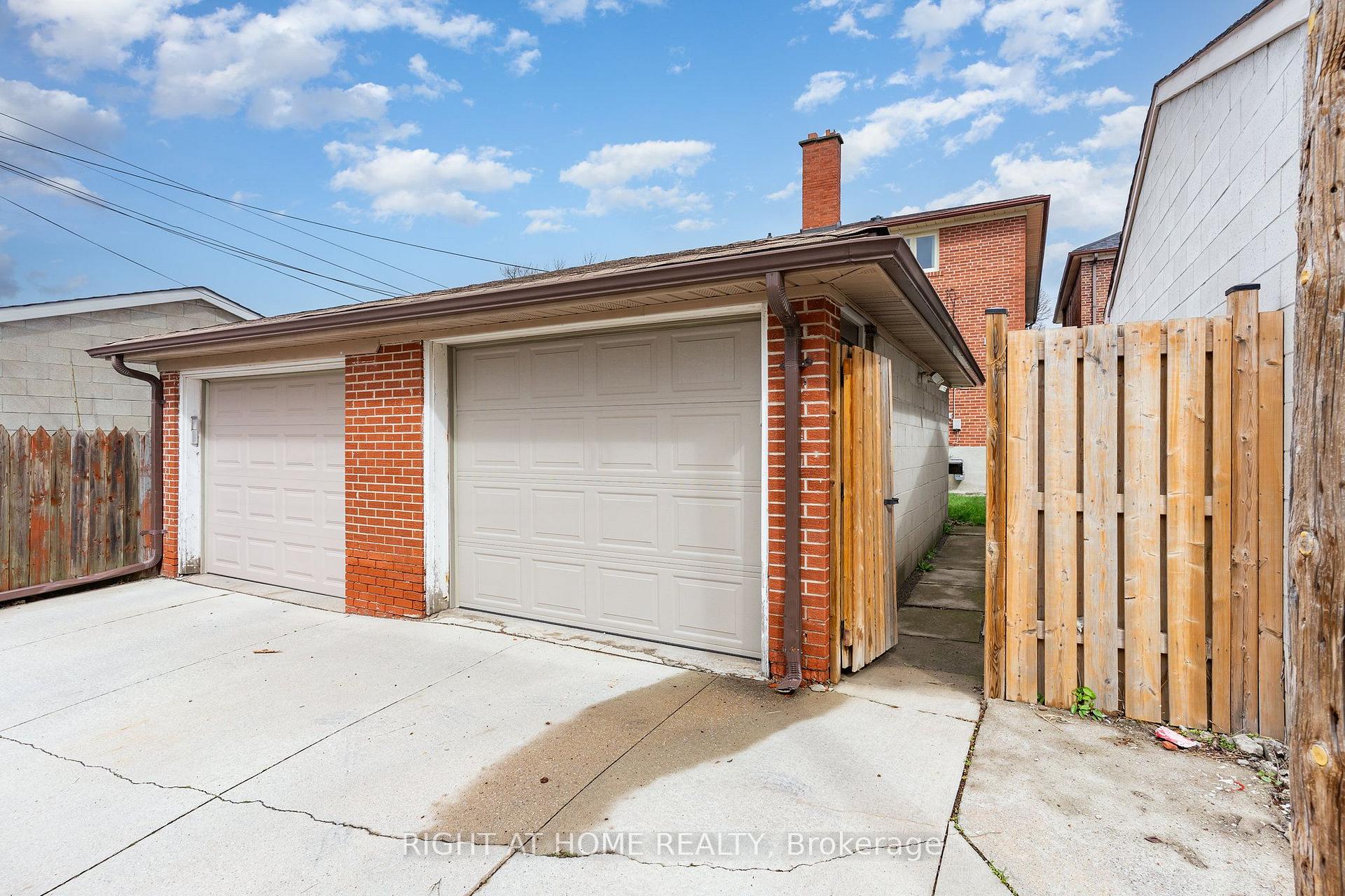 Photo 25 of 147 Ascot Avenue, Toronto, Corso Italia-Davenport — HOMEH