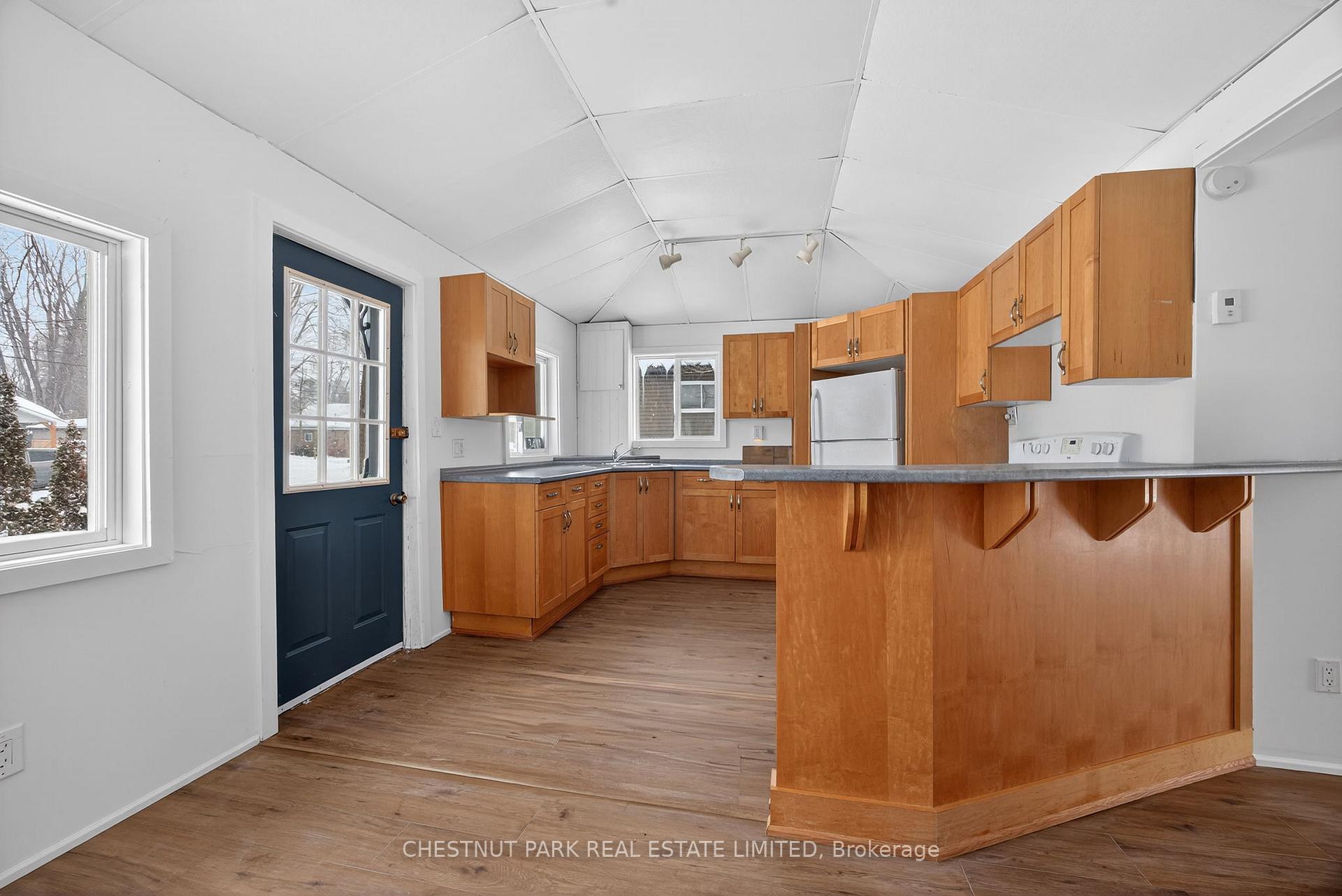 Photo 2 of 3410 Beachview Avenue, Severn, West Shore — HOMEH
