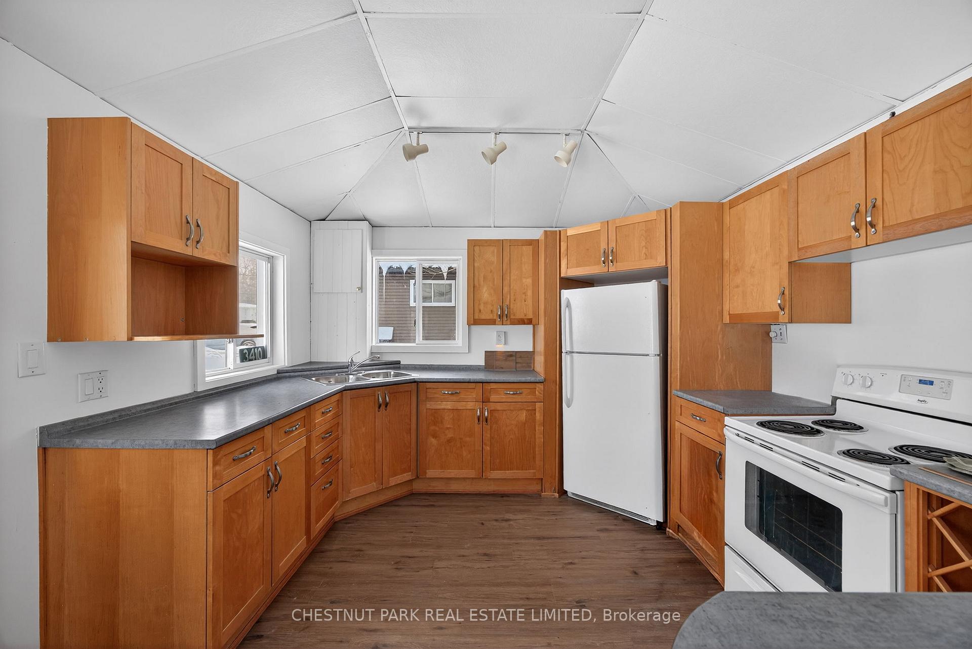 Photo 4 of 3410 Beachview Avenue, Severn, West Shore — HOMEH