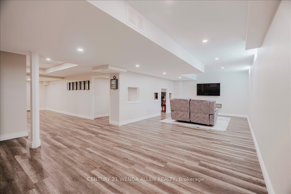 Photo 38 of 6 Timber Drive, Cavan Monaghan, Cavan Twp — HOMEH