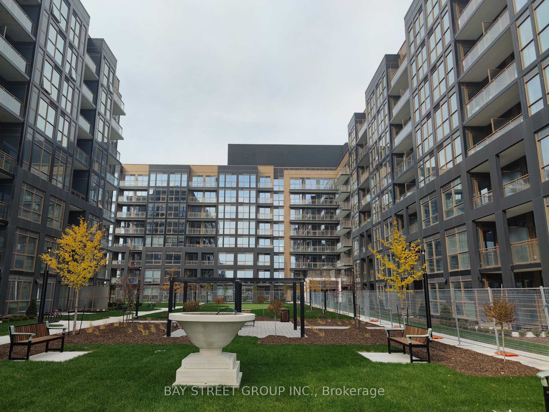 Photo 2 of Unit 441, 2343 Khalsa Gate, Oakville, Westmount — HOMEH