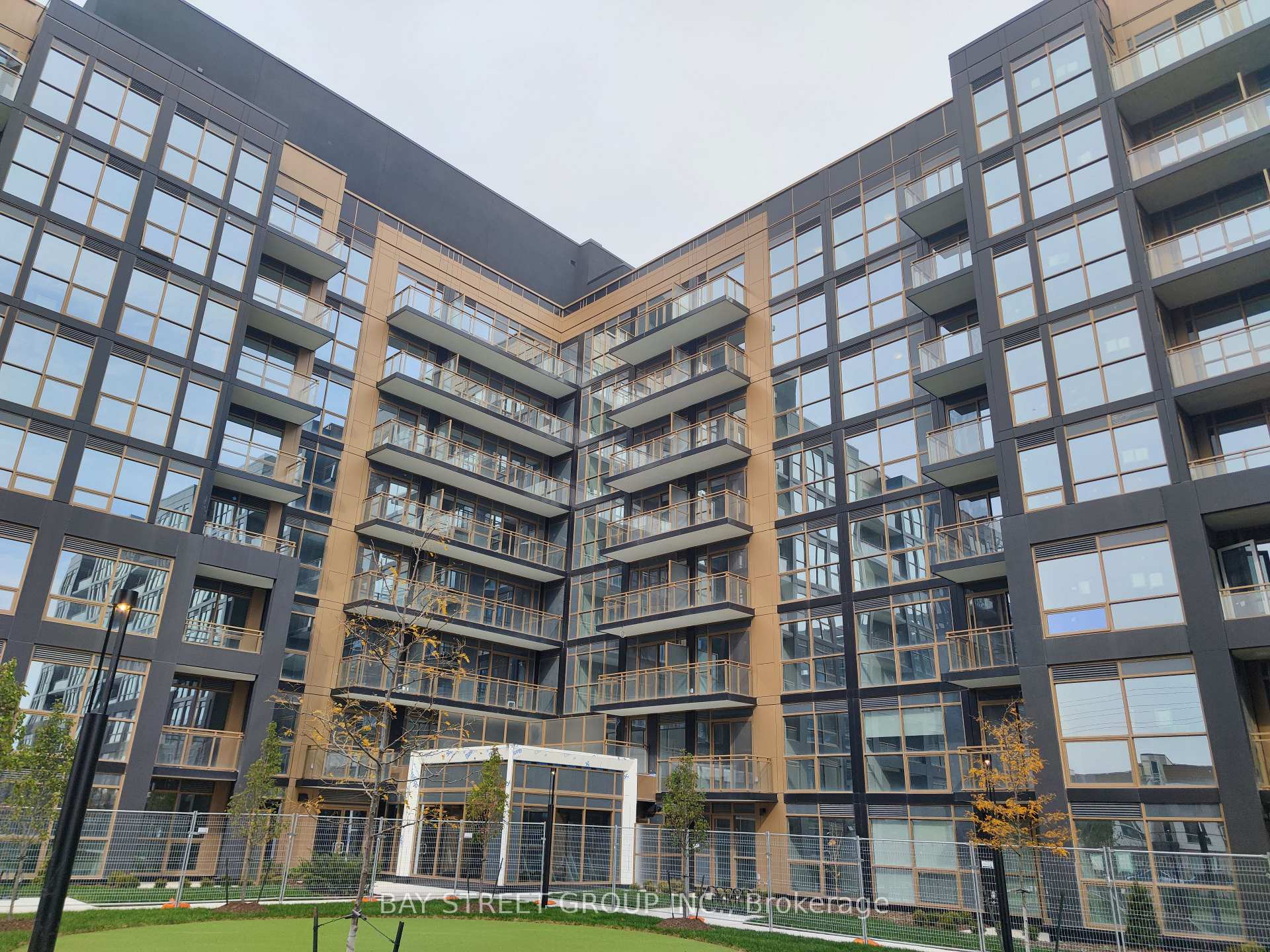 Photo 3 of Unit 441, 2343 Khalsa Gate, Oakville, Westmount — HOMEH