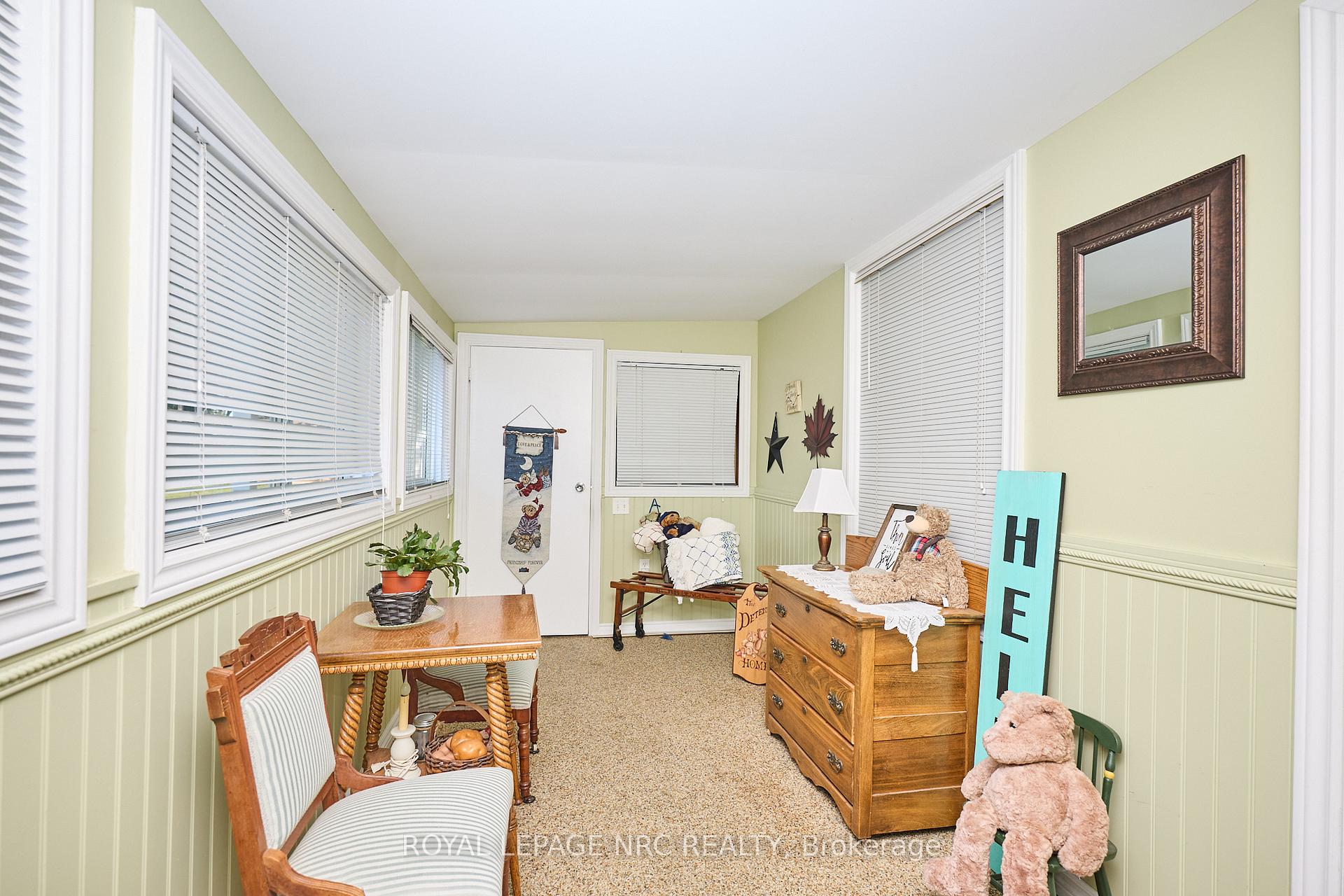 Photo 3 of 4013 Welland Street, Niagara Falls, Chippawa — HOMEH
