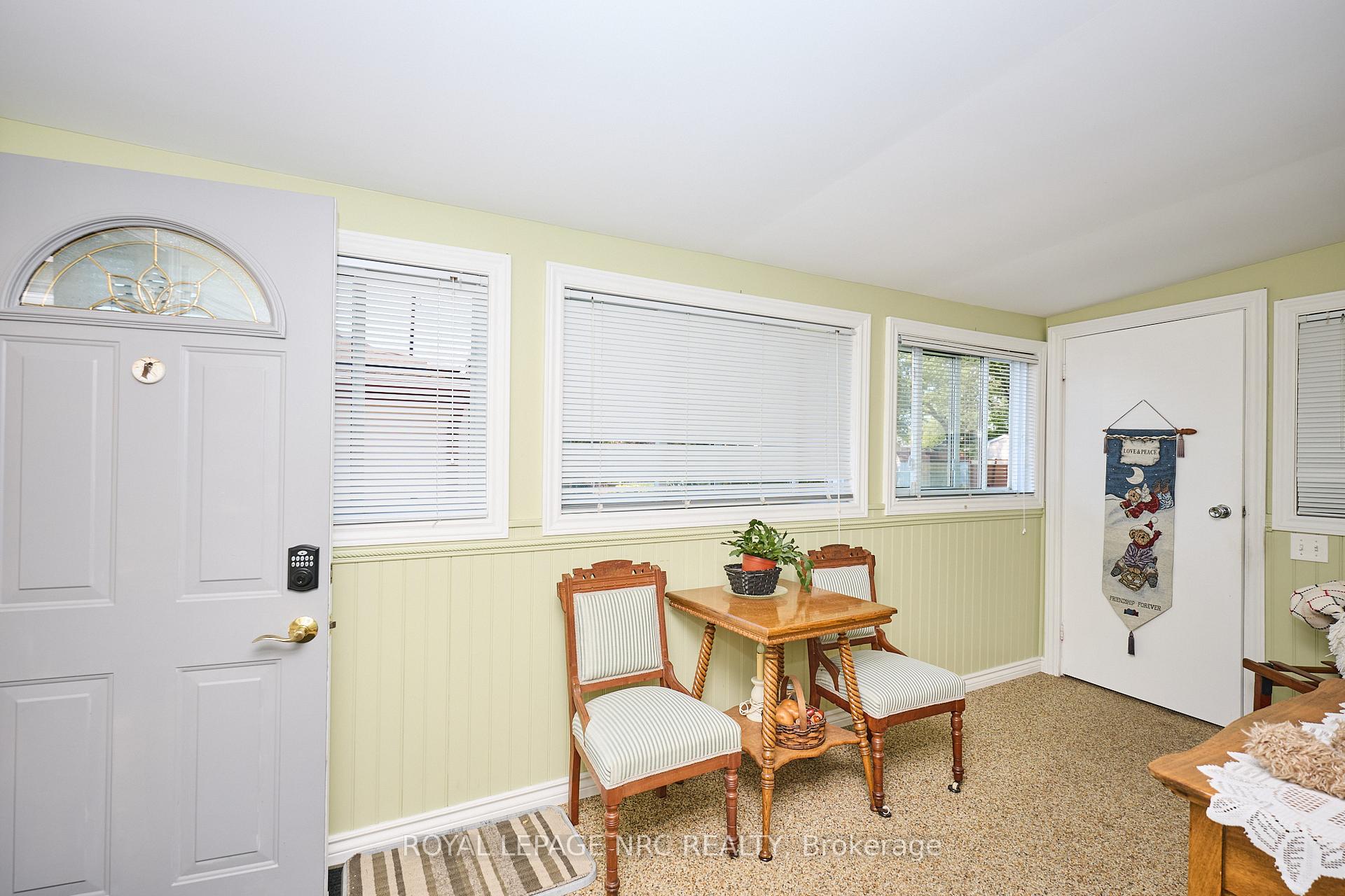 Photo 4 of 4013 Welland Street, Niagara Falls, Chippawa — HOMEH