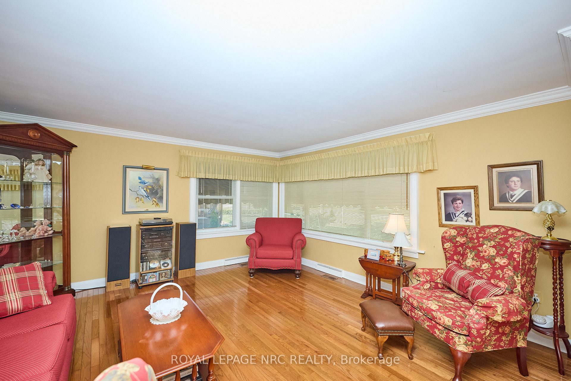 Photo 12 of 4013 Welland Street, Niagara Falls, Chippawa — HOMEH