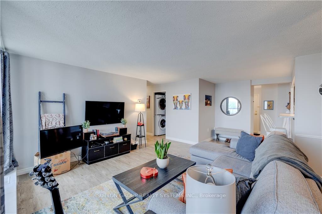 Photo 11 of Unit 1004, 323 Colborne Street, London, East K — HOMEH