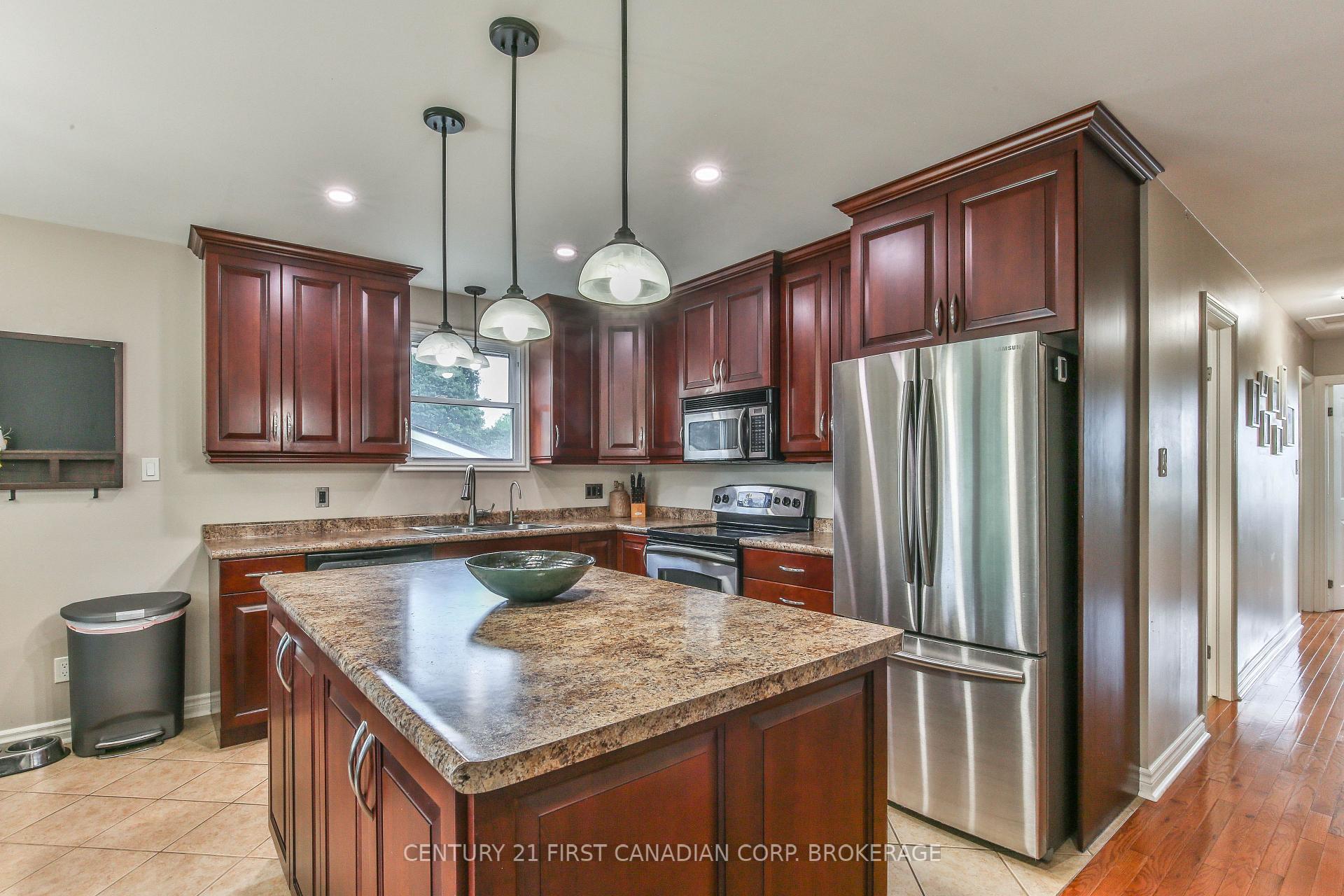 Photo 10 of 217 Seldon Street, Zorra, Thamesford — HOMEH
