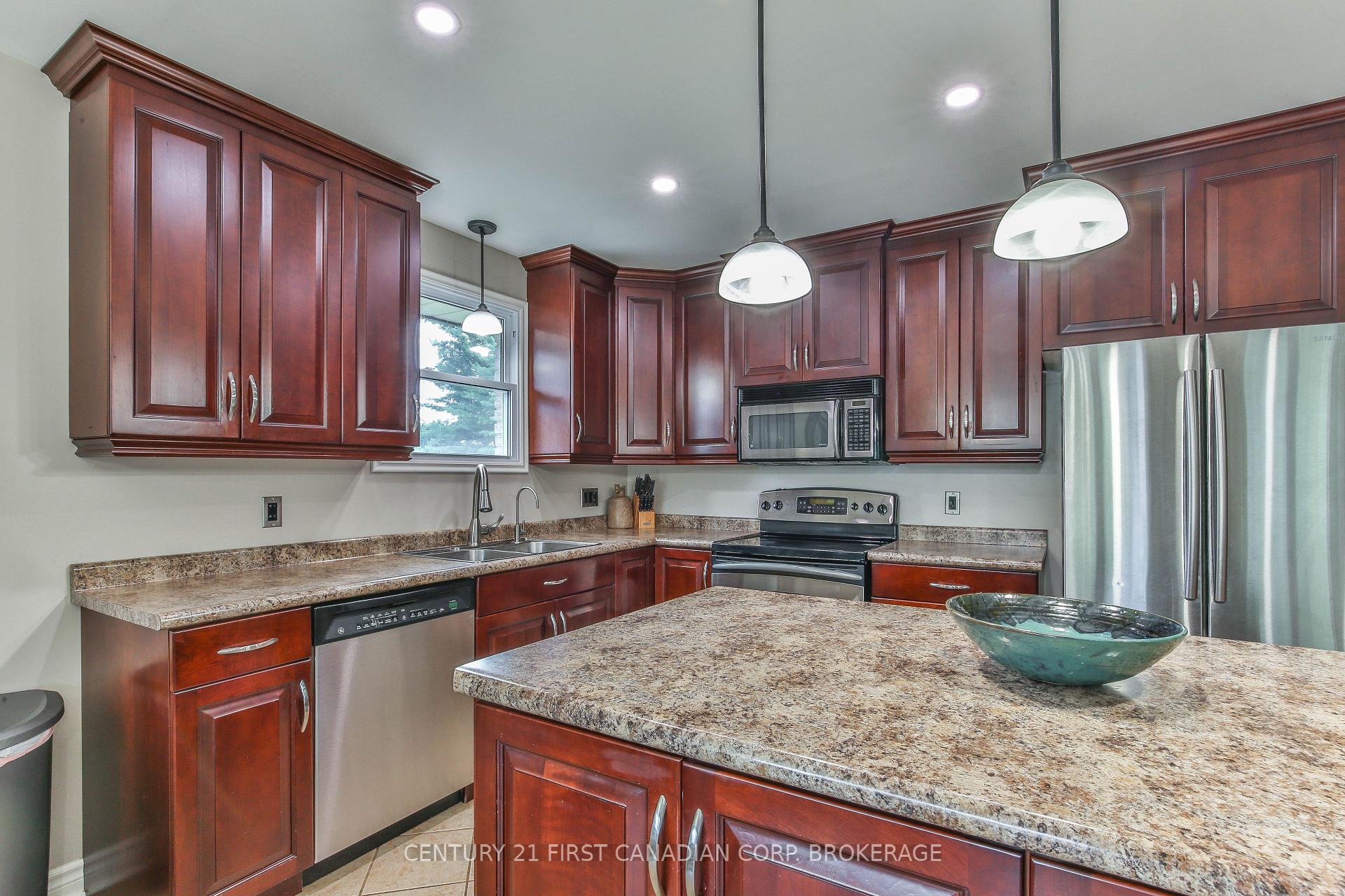 Photo 13 of 217 Seldon Street, Zorra, Thamesford — HOMEH