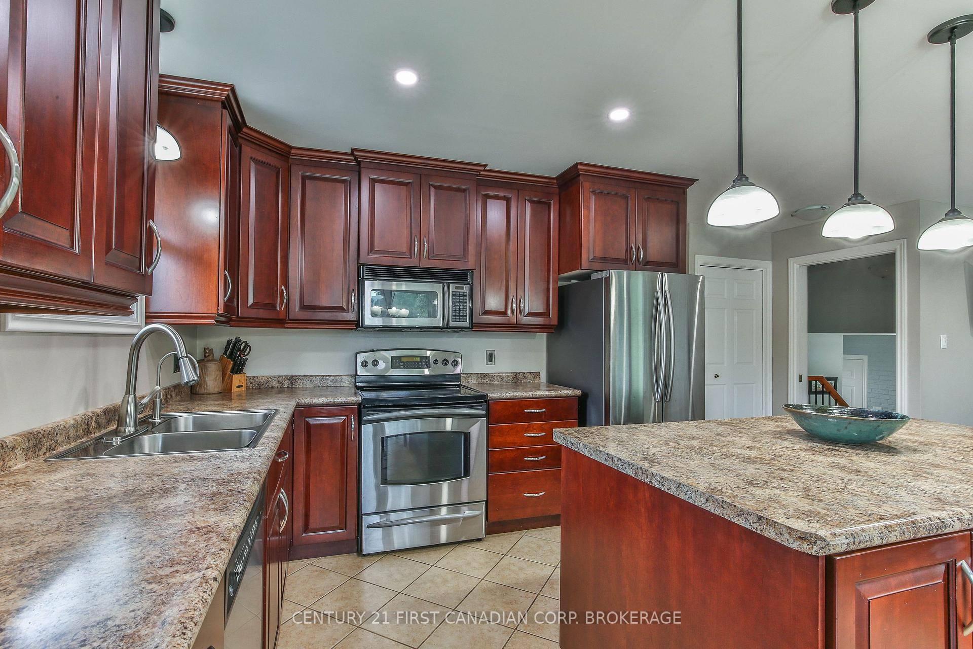Photo 14 of 217 Seldon Street, Zorra, Thamesford — HOMEH