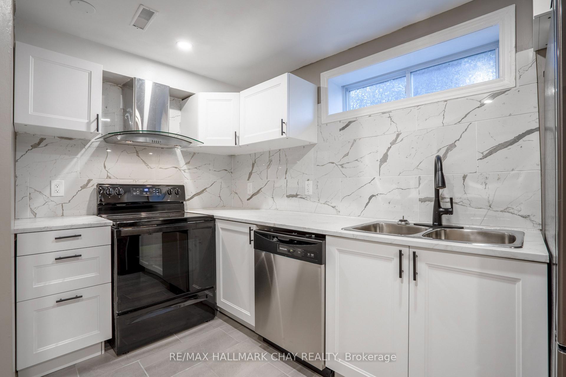 Photo 3 of Unit Basement, 61 Neelands Street, Barrie, West Bayfield — HOMEH