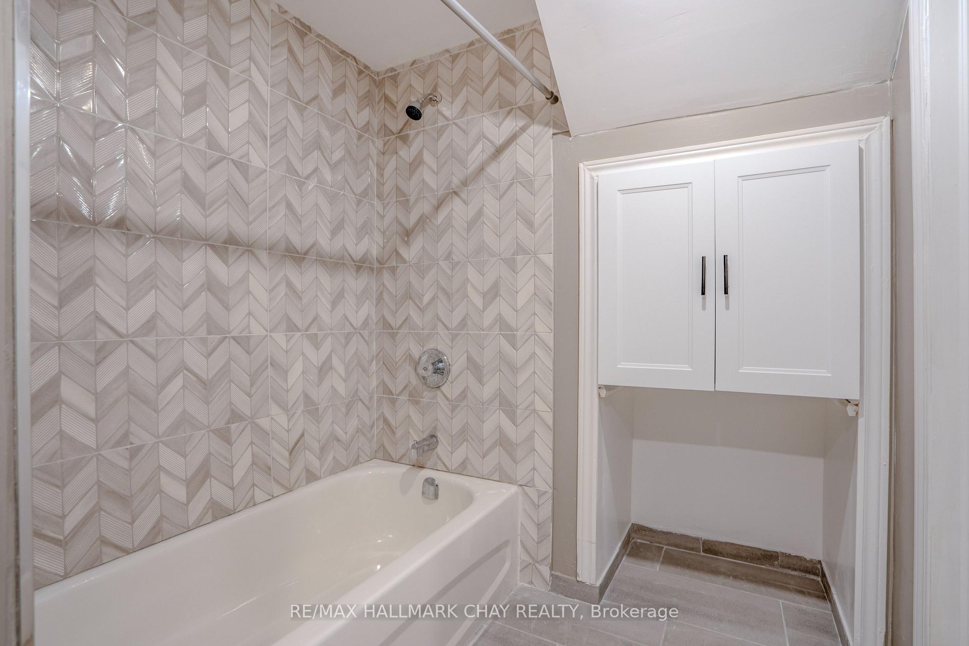 Photo 7 of Unit Basement, 61 Neelands Street, Barrie, West Bayfield — HOMEH