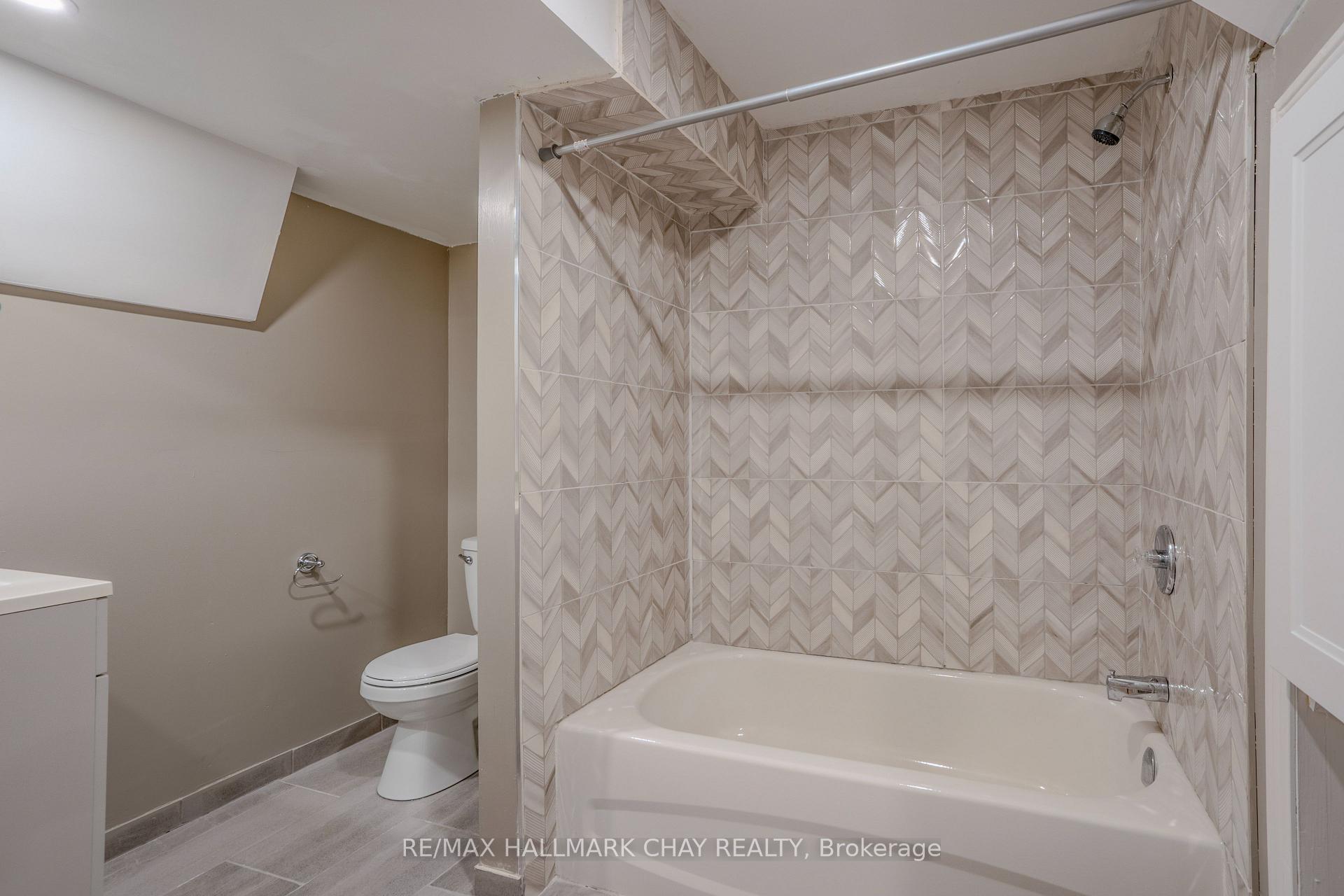 Photo 6 of Unit Basement, 61 Neelands Street, Barrie, West Bayfield — HOMEH