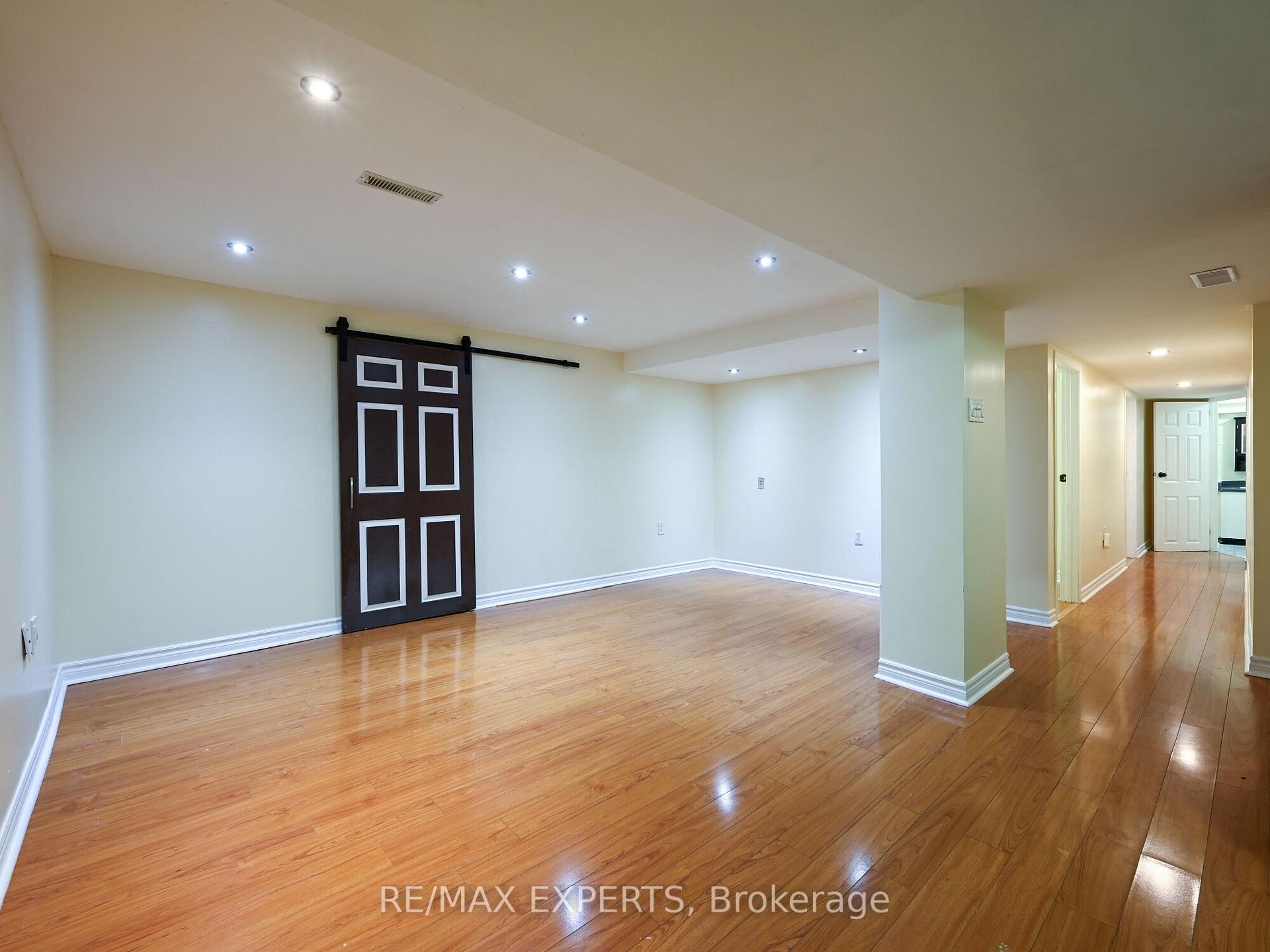 Photo 3 of 32 Morton Way, Brampton, Fletcher's West — HOMEH