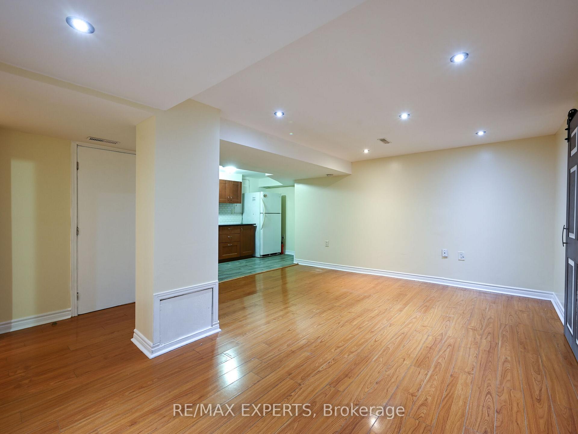 Photo 6 of 32 Morton Way, Brampton, Fletcher's West — HOMEH