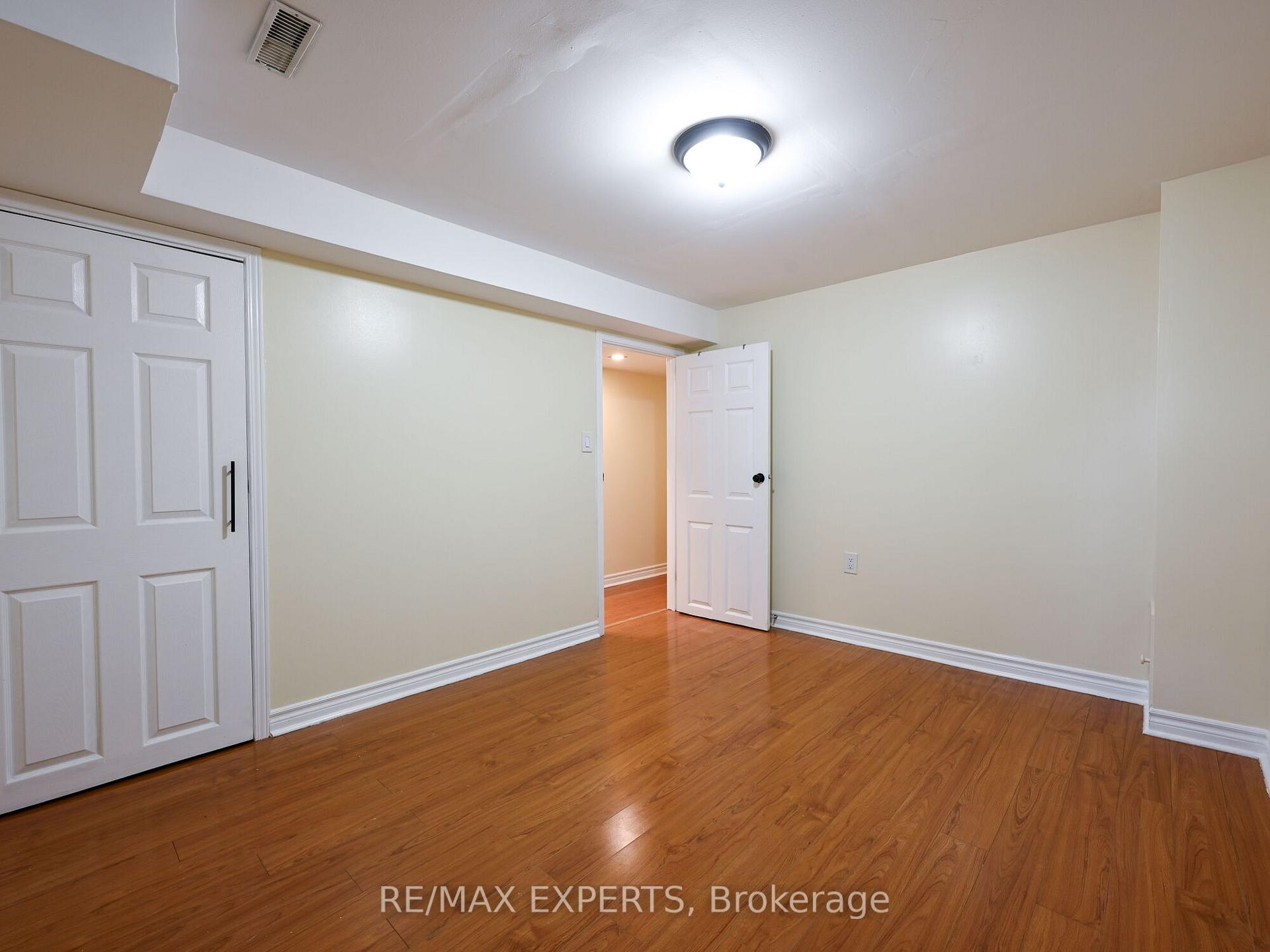 Photo 11 of 32 Morton Way, Brampton, Fletcher's West — HOMEH