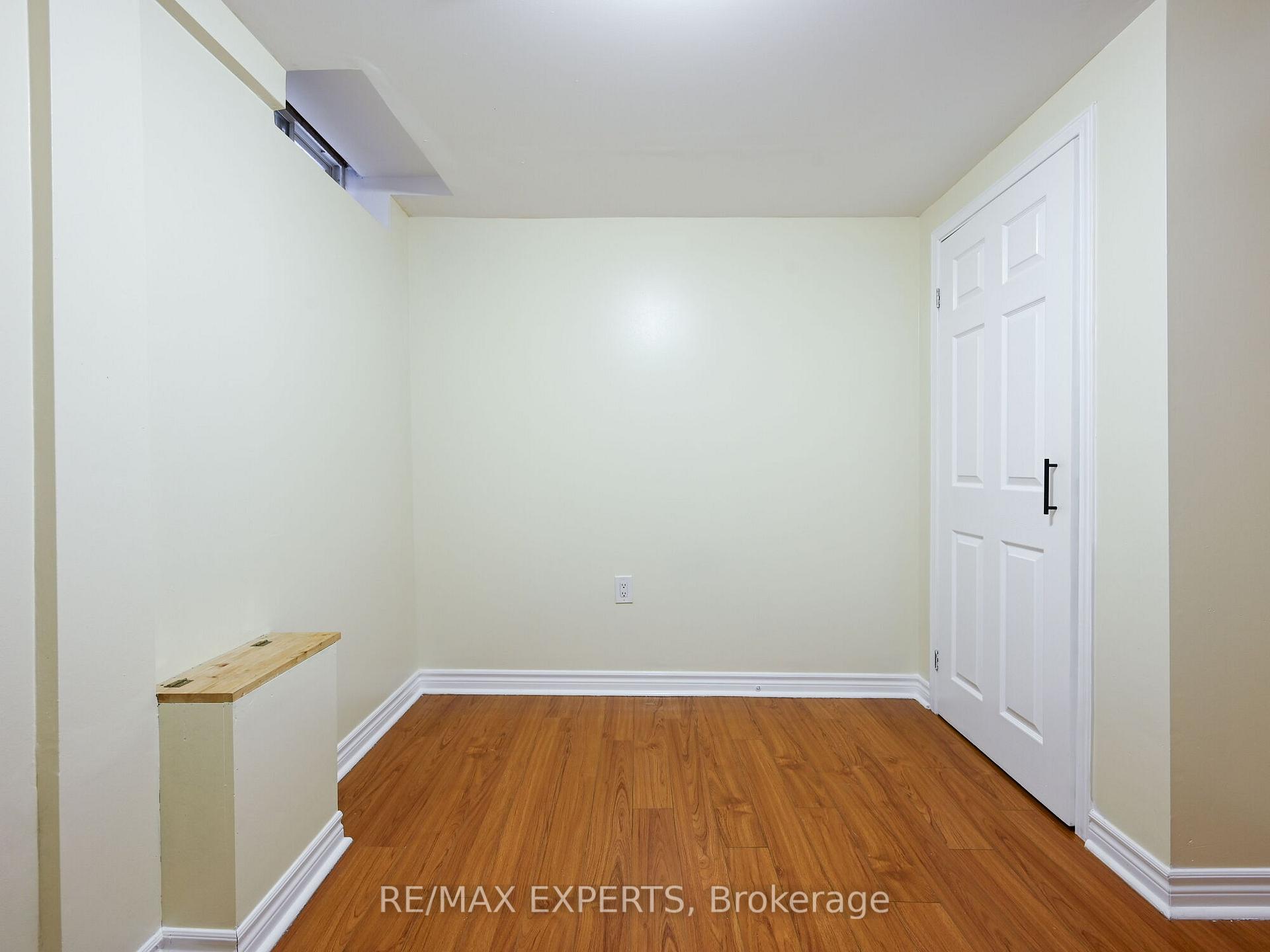 Photo 13 of 32 Morton Way, Brampton, Fletcher's West — HOMEH