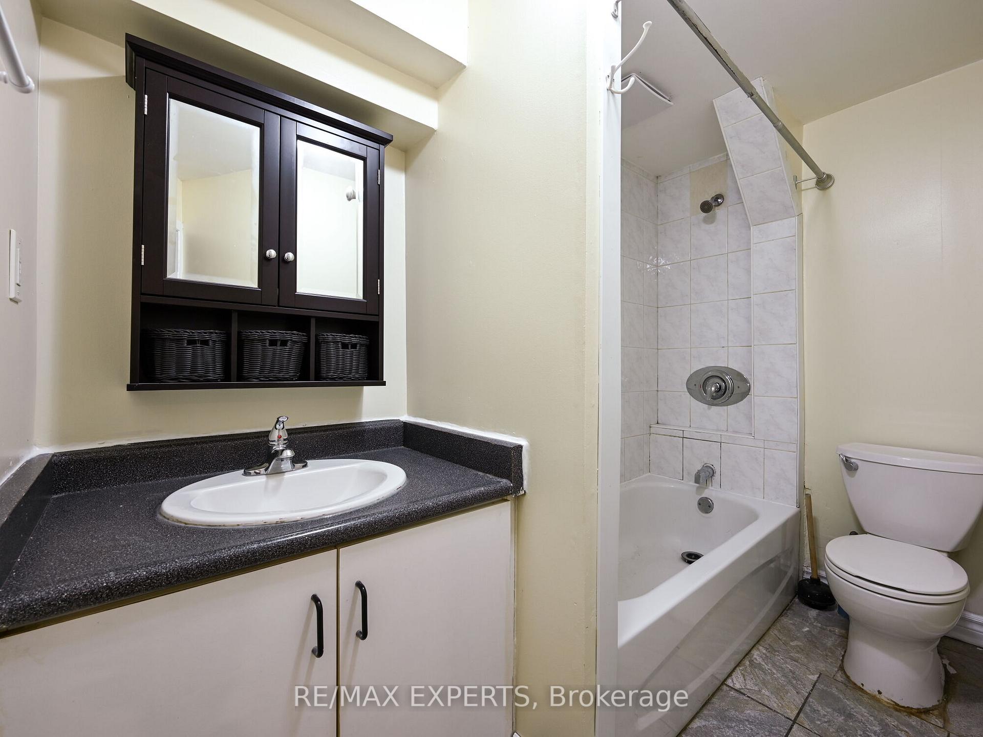 Photo 14 of 32 Morton Way, Brampton, Fletcher's West — HOMEH