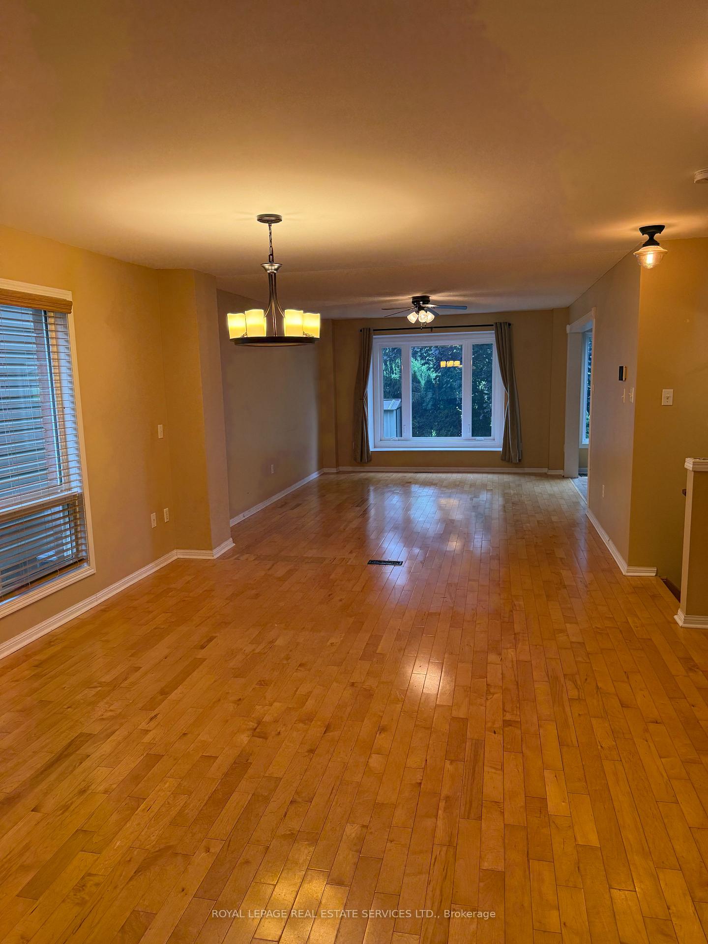 Photo 2 of 2254 Pathfinder Drive, Burlington, Orchard — HOMEH
