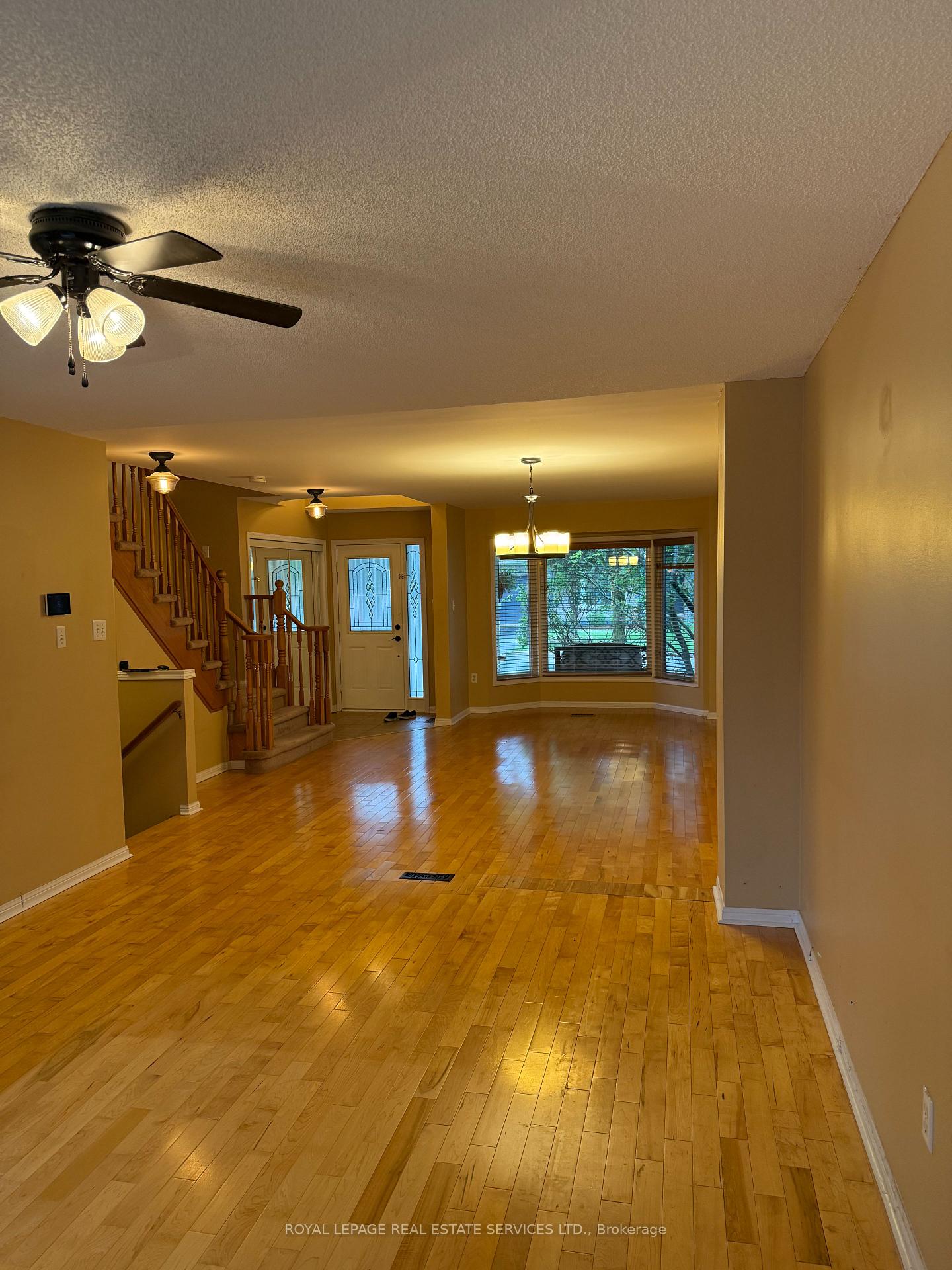 Photo 3 of 2254 Pathfinder Drive, Burlington, Orchard — HOMEH