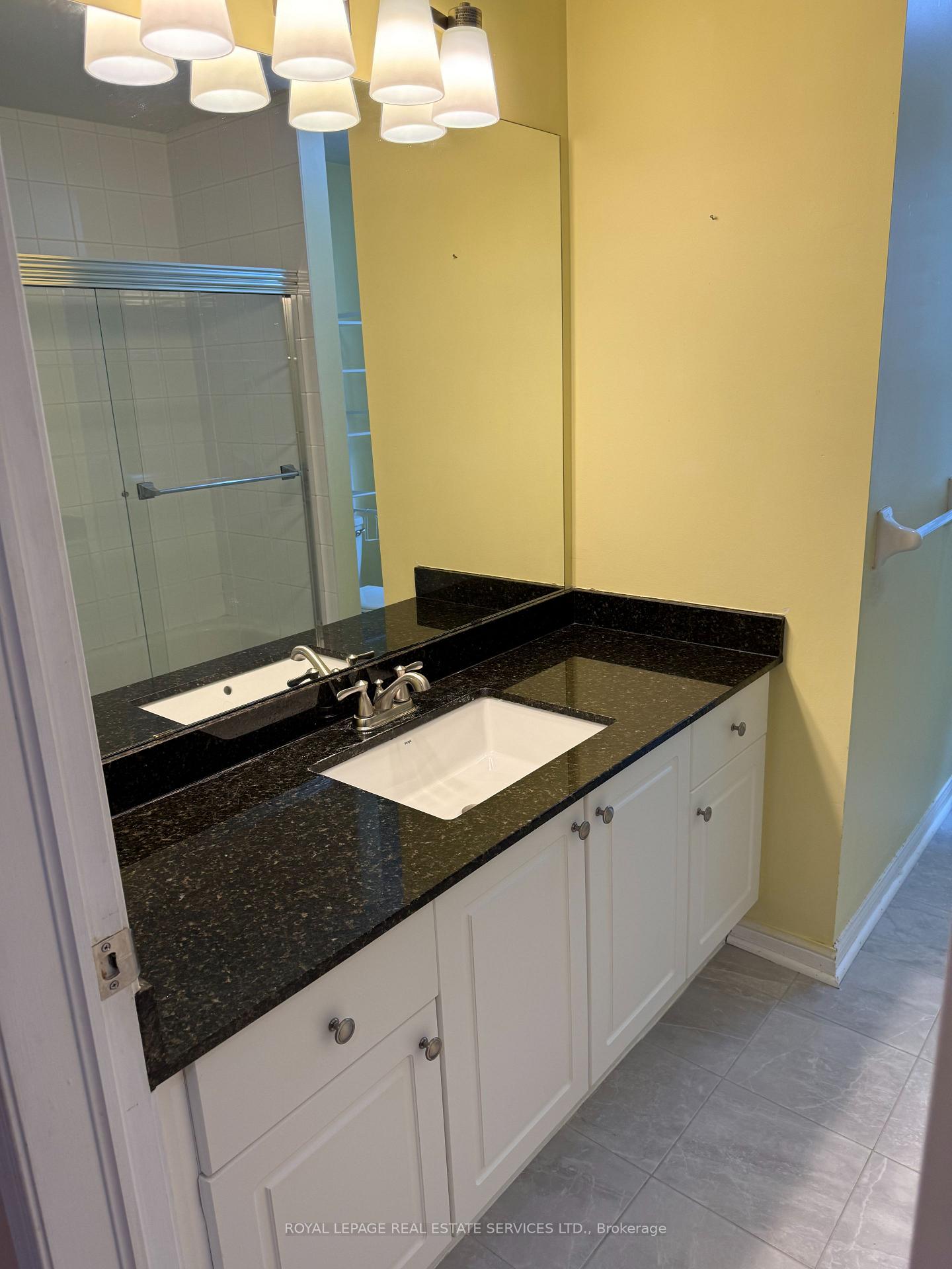 Photo 11 of 2254 Pathfinder Drive, Burlington, Orchard — HOMEH