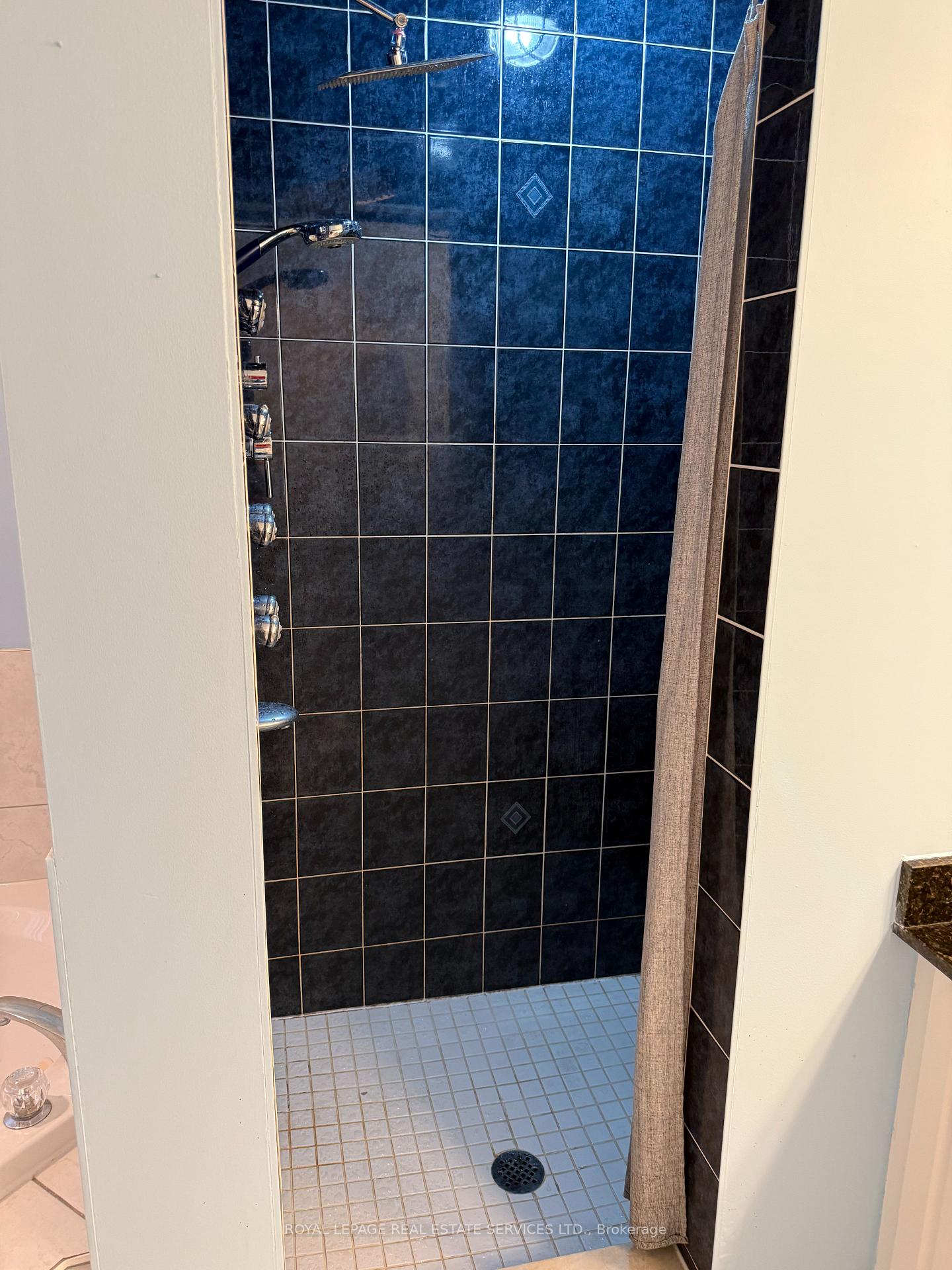 Photo 18 of 2254 Pathfinder Drive, Burlington, Orchard — HOMEH