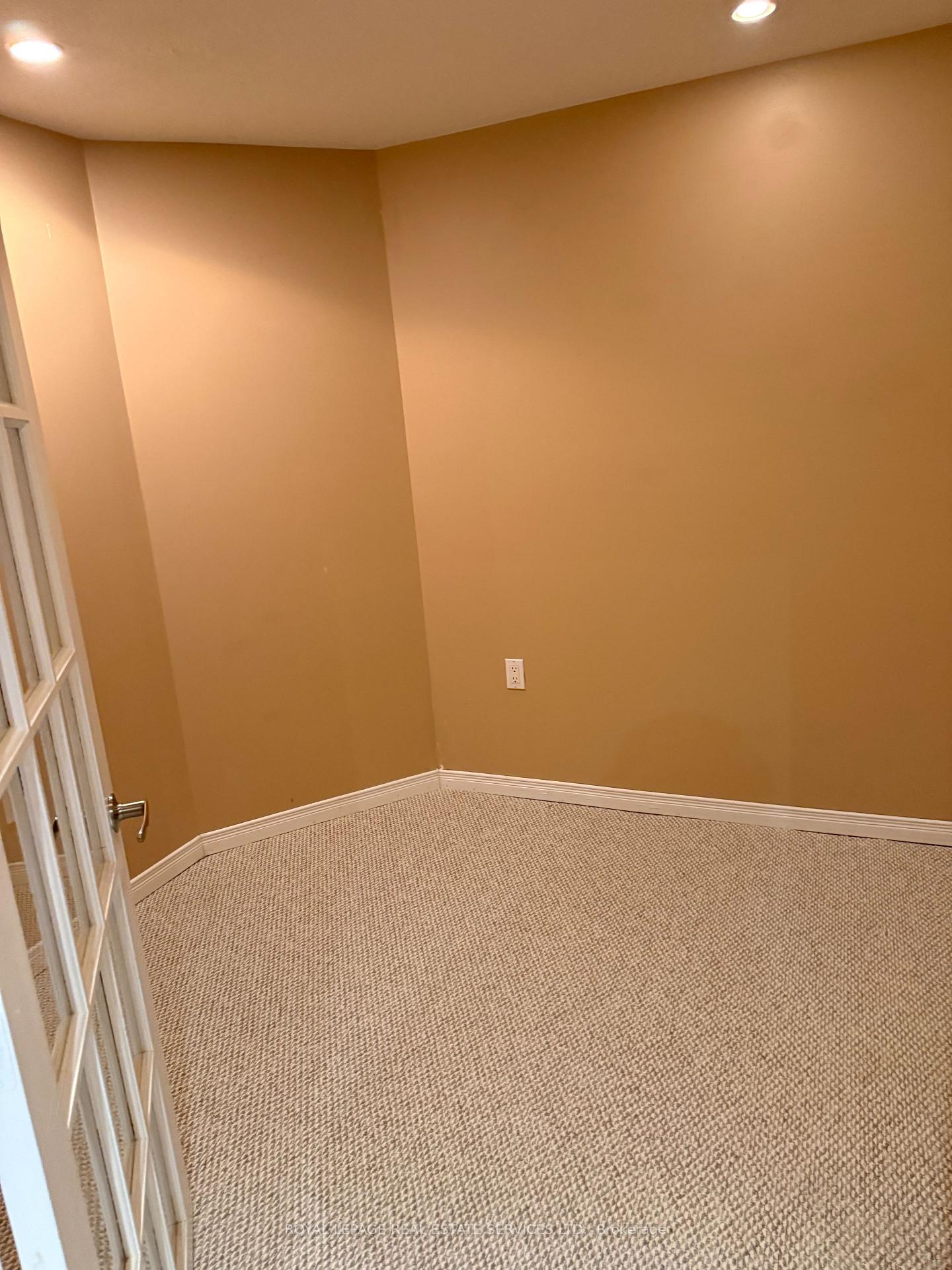 Photo 20 of 2254 Pathfinder Drive, Burlington, Orchard — HOMEH