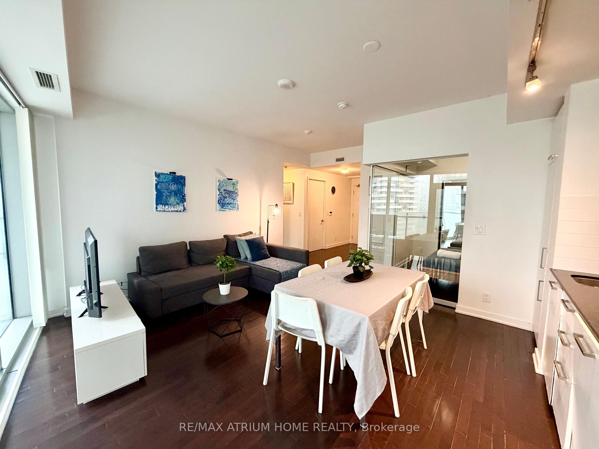 Photo 6 of Unit 1501, 14 York Street, Toronto, Waterfront Communities — HOMEH