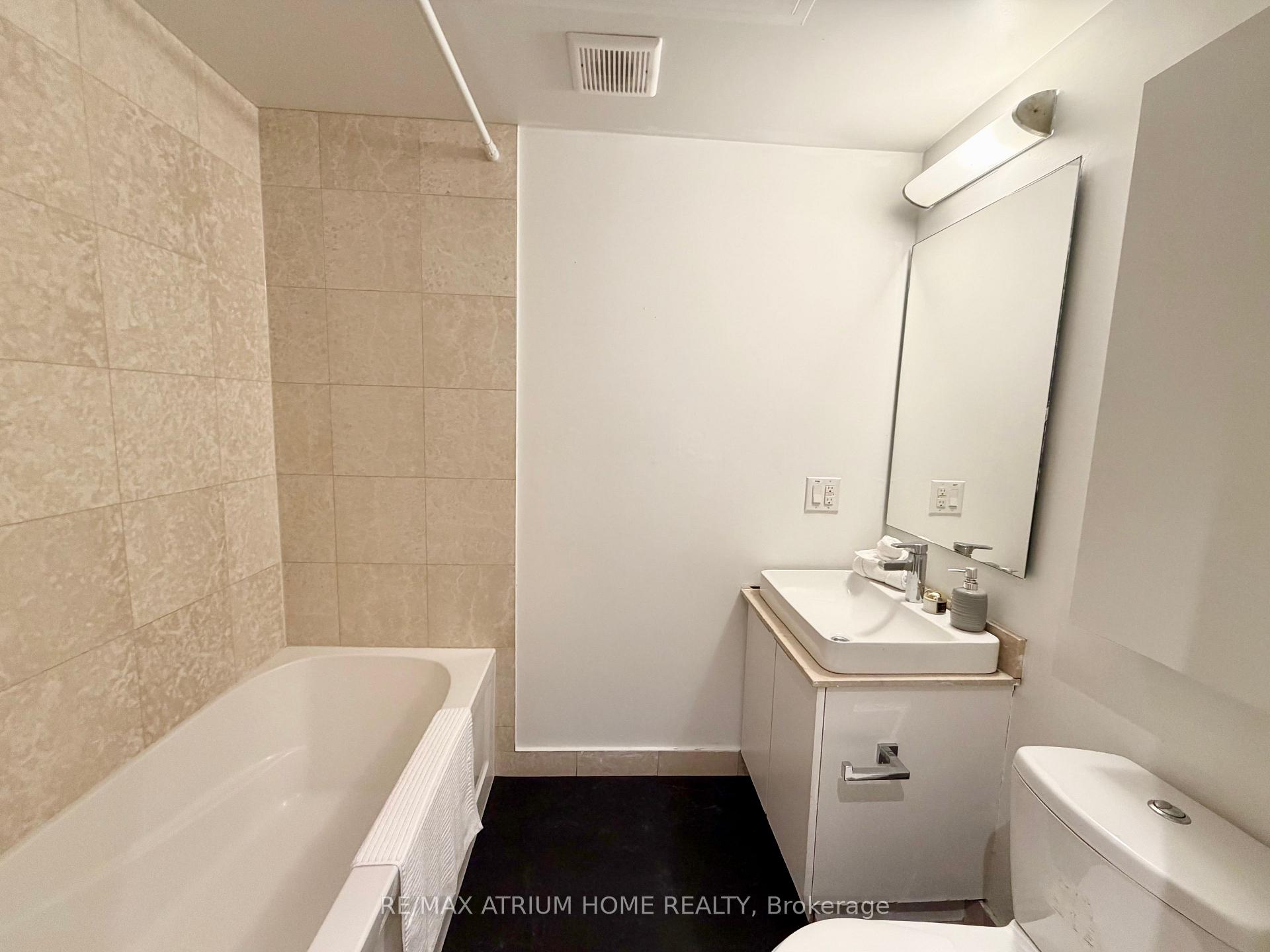 Photo 10 of Unit 1501, 14 York Street, Toronto, Waterfront Communities — HOMEH