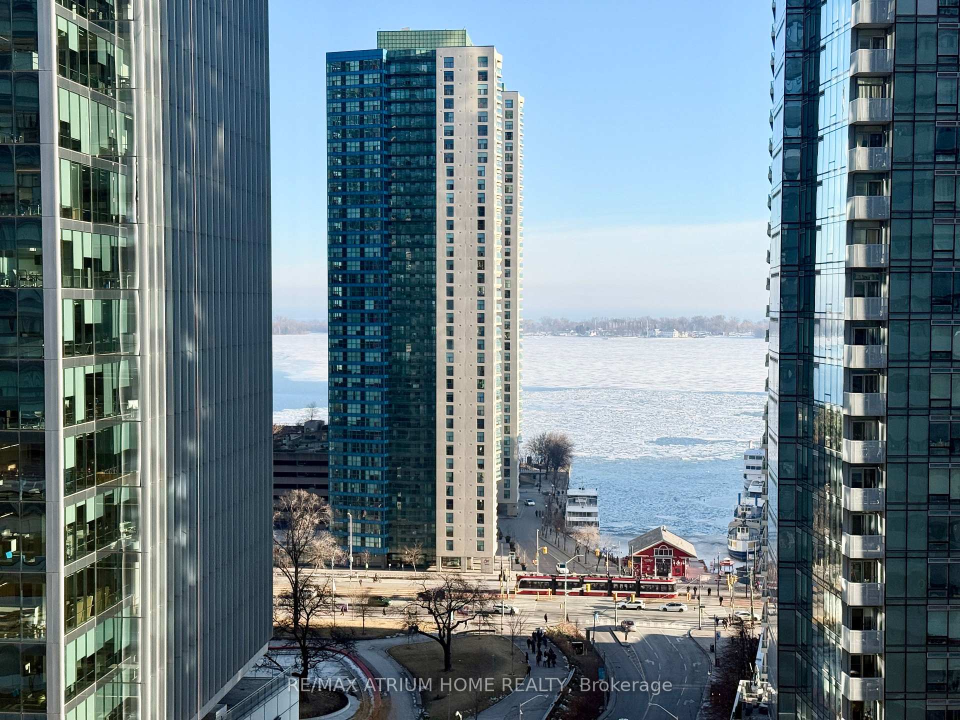 Photo 14 of Unit 1501, 14 York Street, Toronto, Waterfront Communities — HOMEH