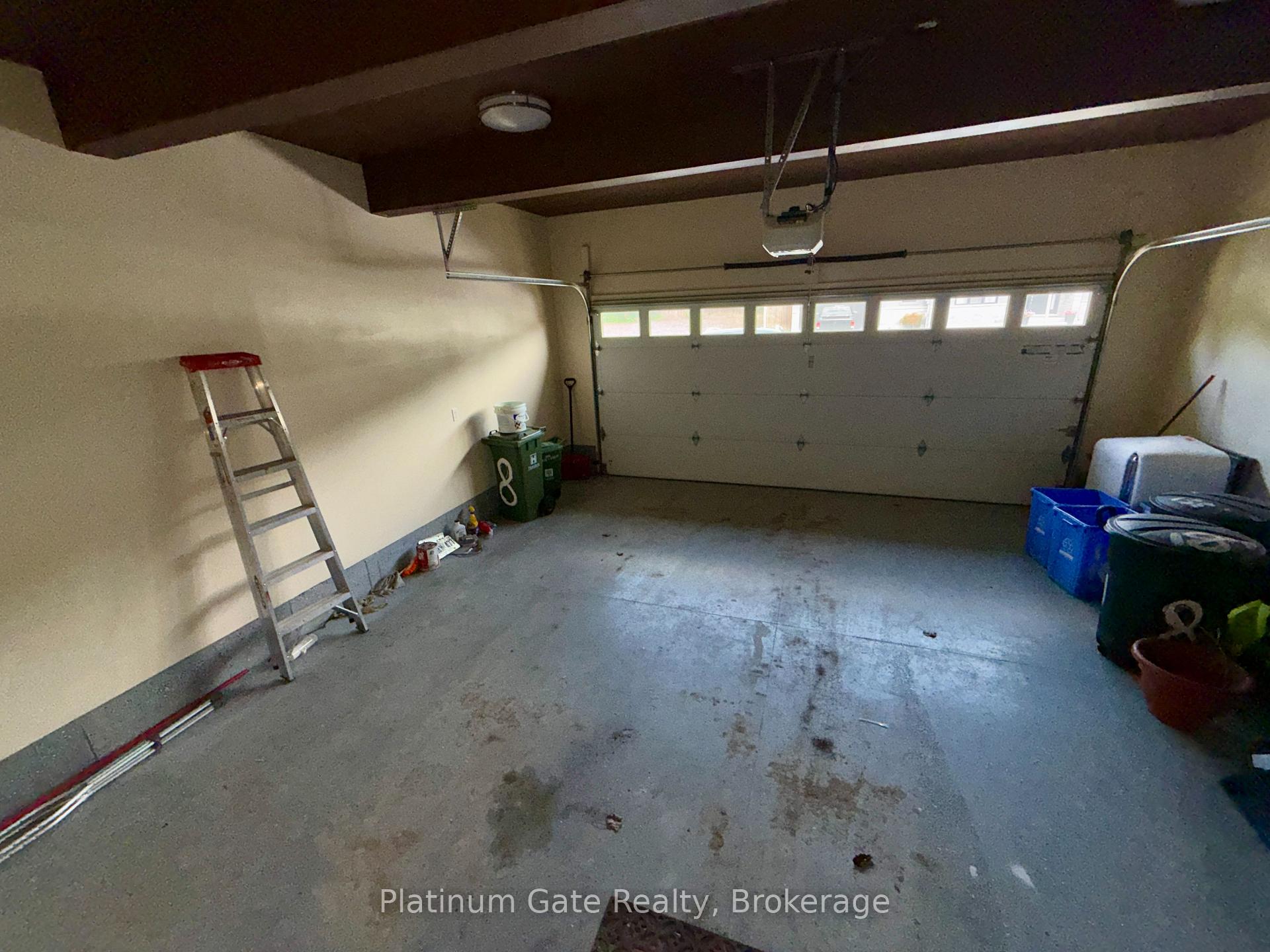 Photo 2 of Unit UPPER, 1851 Frederick Crescent, London, East Q — HOMEH