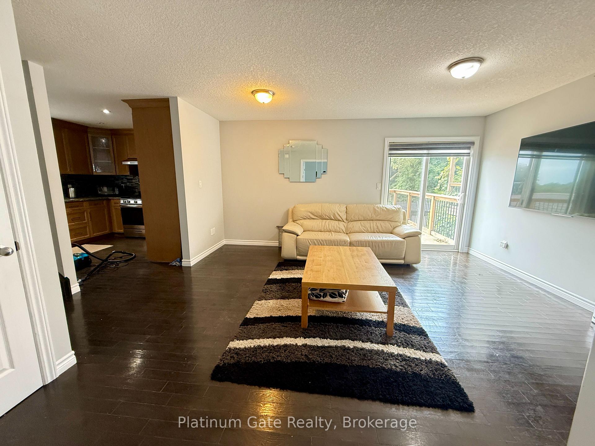 Photo 3 of Unit UPPER, 1851 Frederick Crescent, London, East Q — HOMEH