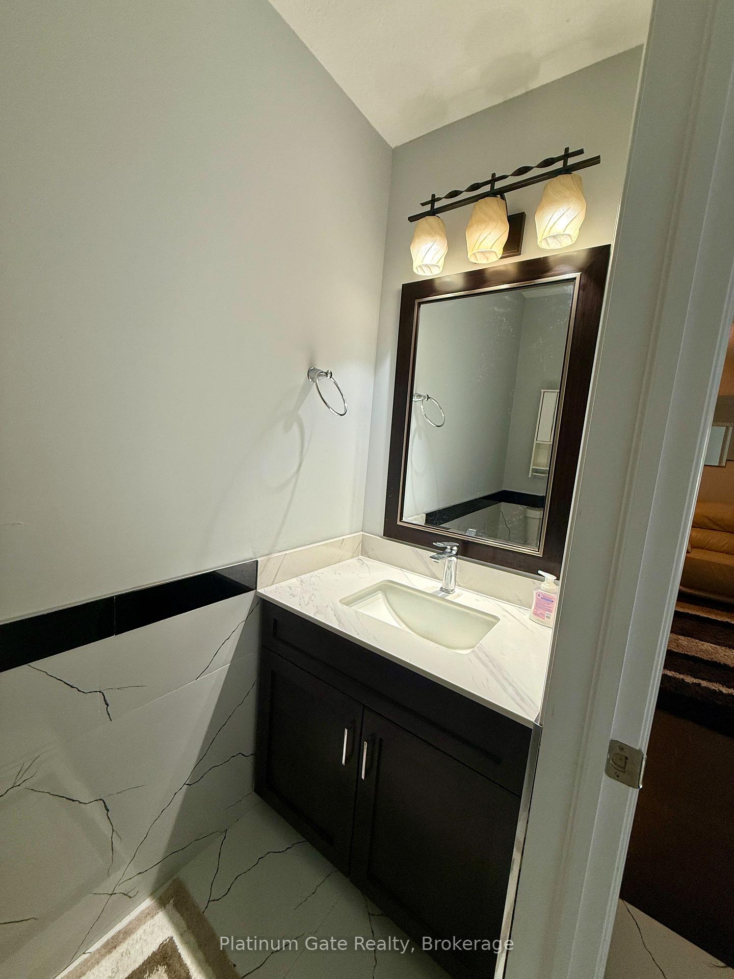 Photo 7 of Unit UPPER, 1851 Frederick Crescent, London, East Q — HOMEH