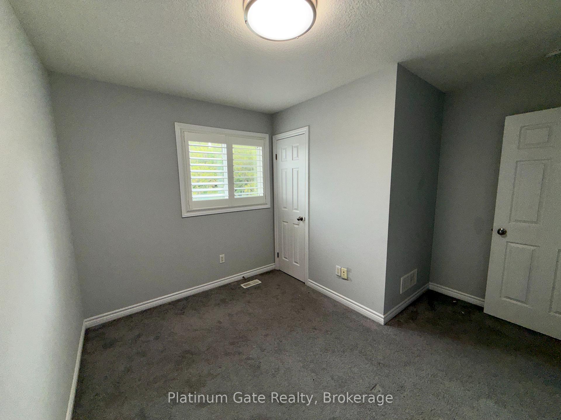 Photo 11 of Unit UPPER, 1851 Frederick Crescent, London, East Q — HOMEH