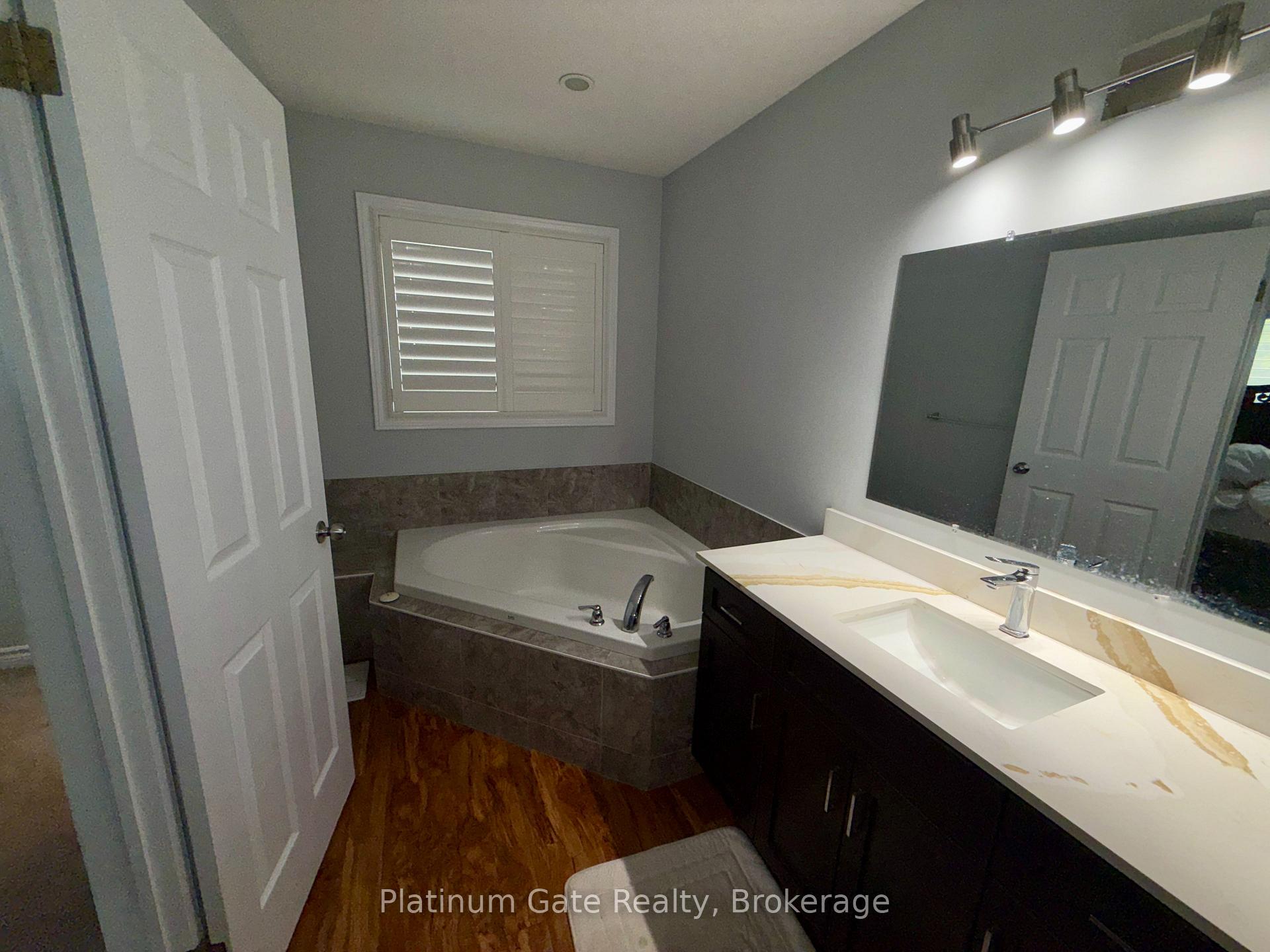 Photo 14 of Unit UPPER, 1851 Frederick Crescent, London, East Q — HOMEH