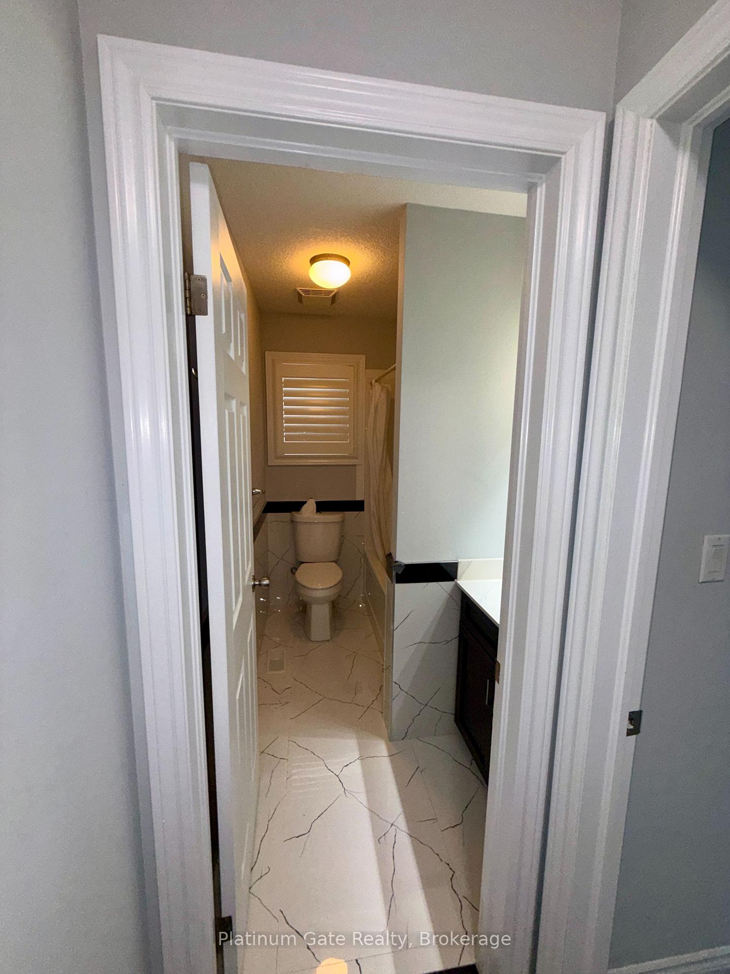 Photo 17 of Unit UPPER, 1851 Frederick Crescent, London, East Q — HOMEH