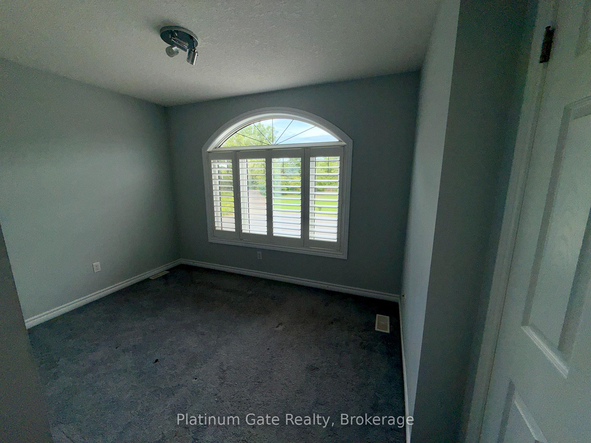 Photo 19 of Unit UPPER, 1851 Frederick Crescent, London, East Q — HOMEH