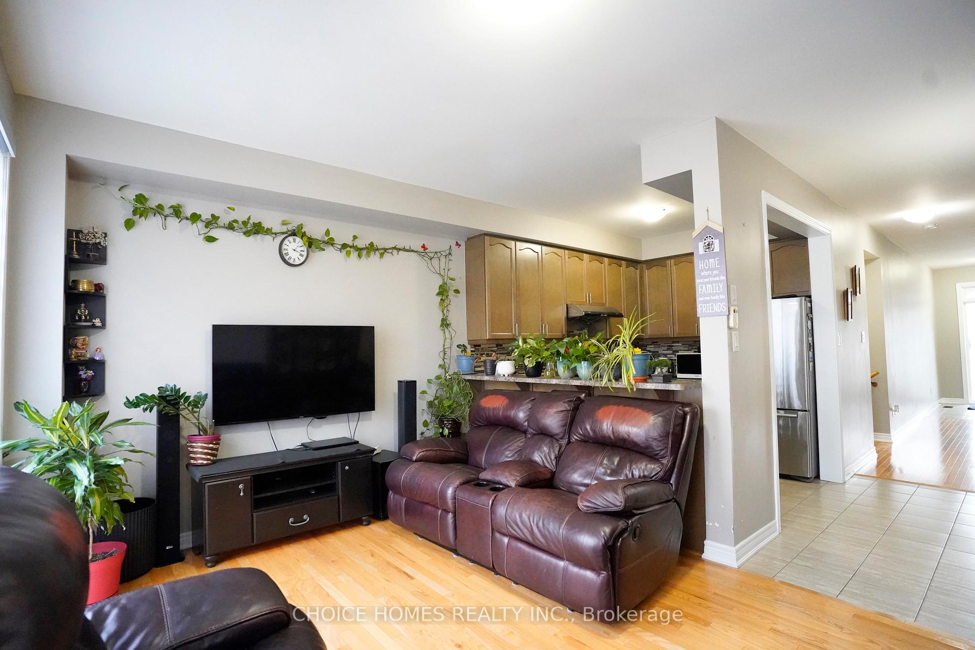 Photo 12 of 71 Pendulum Circle, Brampton, Sandringham-Wellington — HOMEH