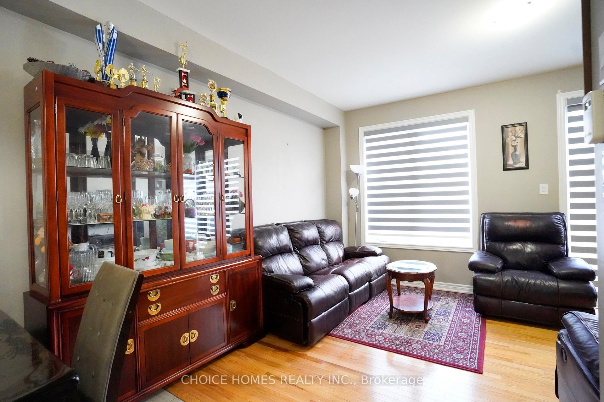 Photo 17 of 71 Pendulum Circle, Brampton, Sandringham-Wellington — HOMEH